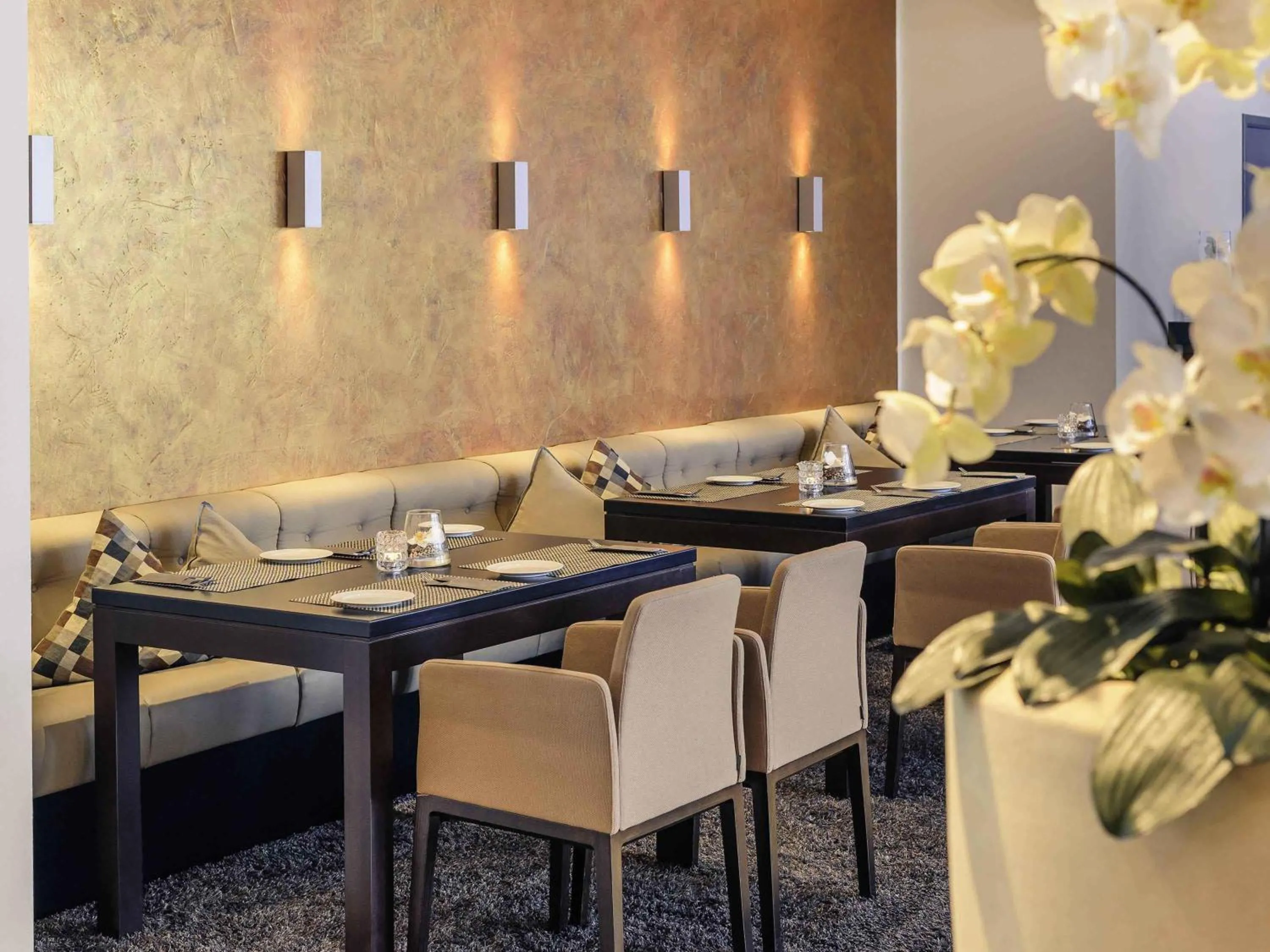 Restaurant/places to eat in Sunday Hotel Düsseldorf City Nord