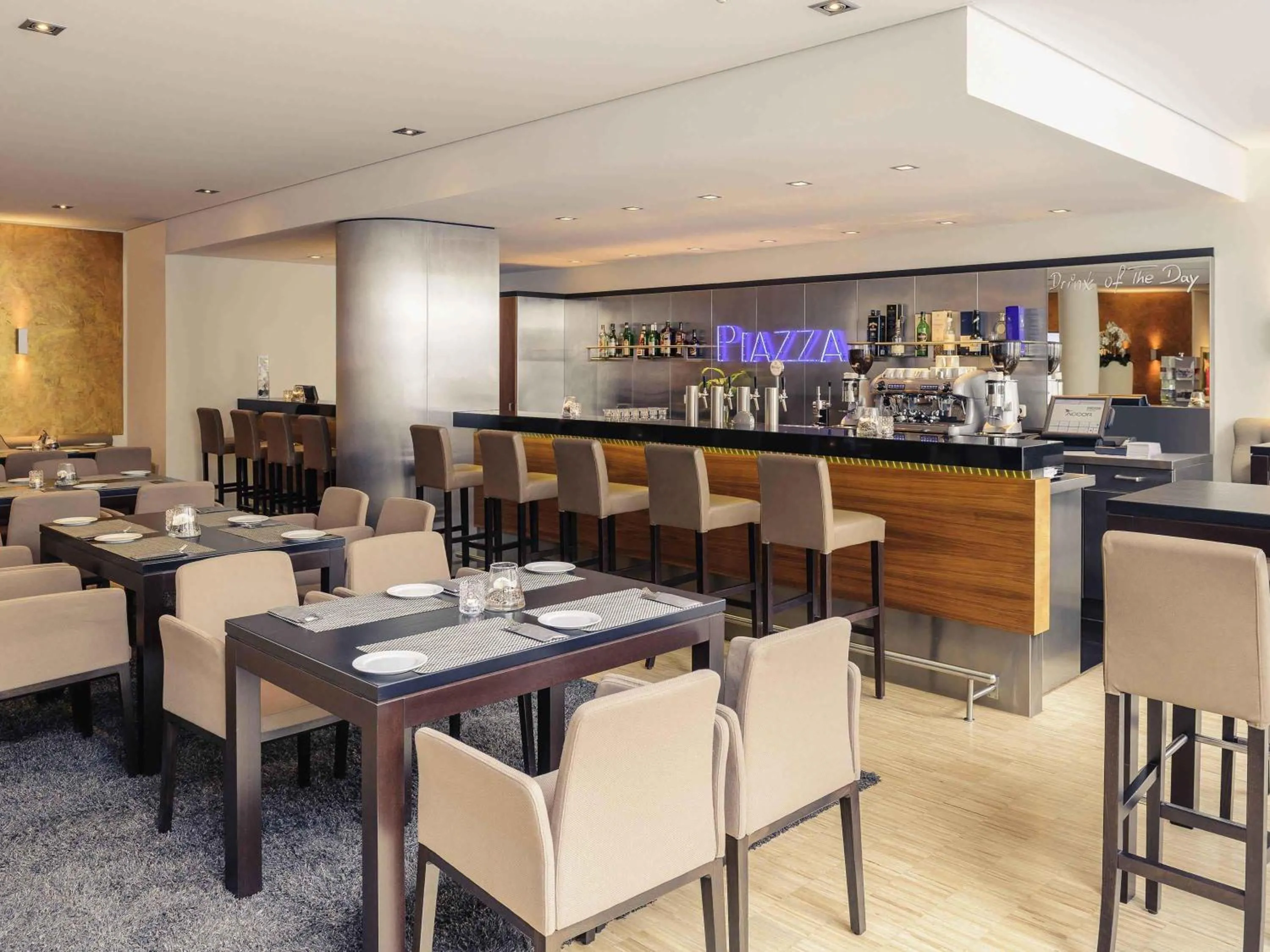 Restaurant/places to eat in Sunday Hotel Düsseldorf City Nord