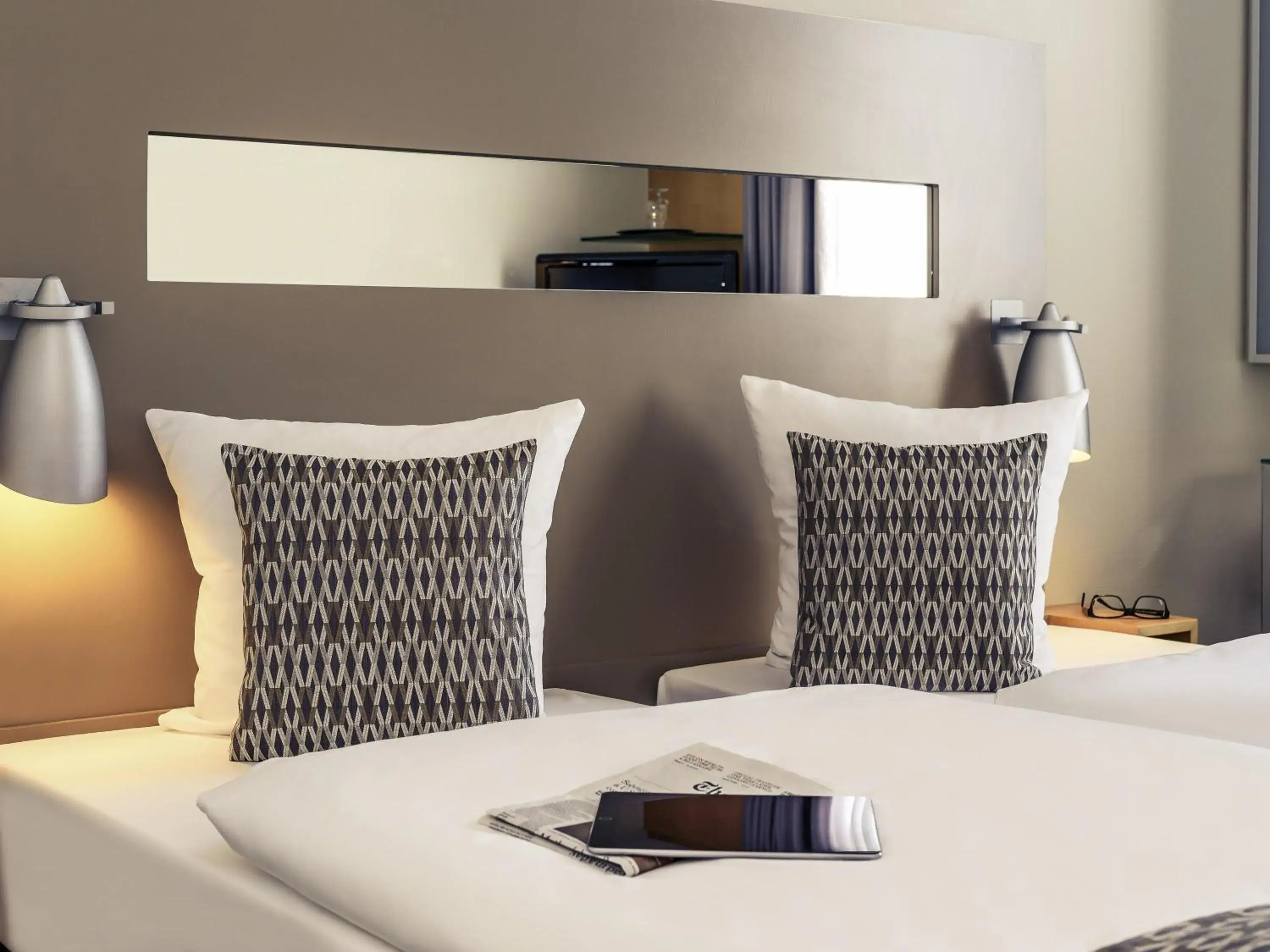 Bedroom, Bed in Mercure Hotel Düsseldorf City Nord Bedroom, Bed in Mercure Hotel Düsseldorf City Nord