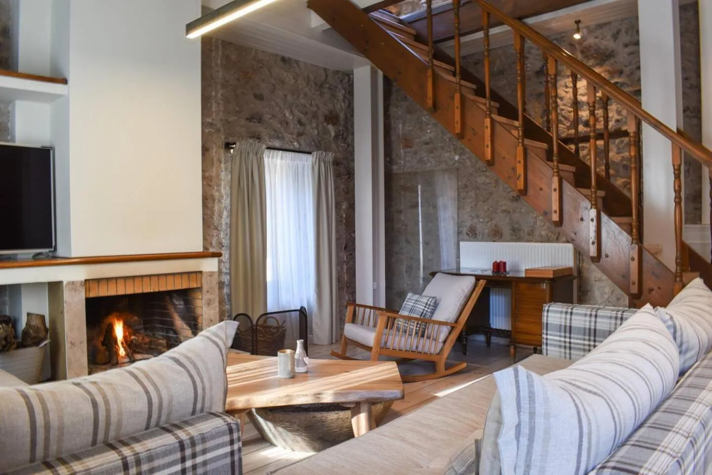 TV and multimedia in Secluded Mountain Refuge - Theonimfi Paradise Gem