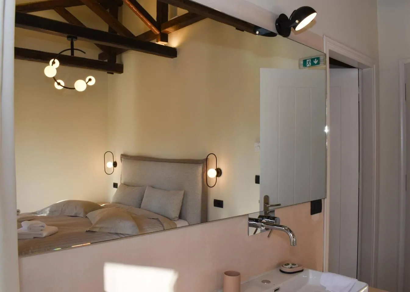 Bed in Secluded Mountain Refuge - Theonimfi Paradise Gem