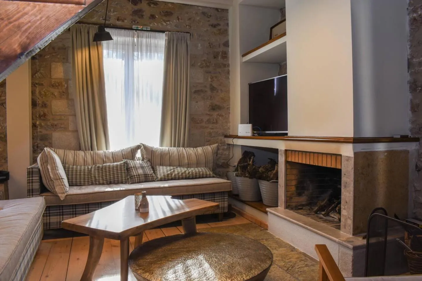 Living room in Secluded Mountain Refuge - Theonimfi Paradise Gem