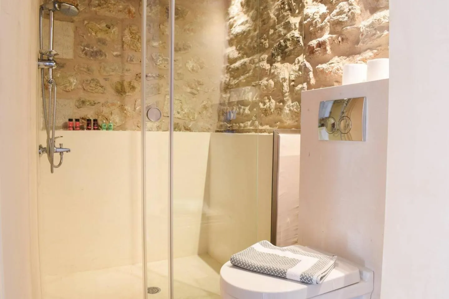 Bathroom in Secluded Mountain Refuge - Theonimfi Paradise Gem