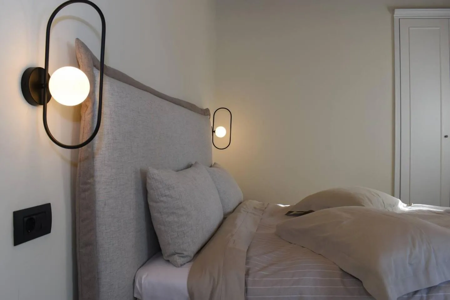 Bed in Secluded Mountain Refuge - Theonimfi Paradise Gem