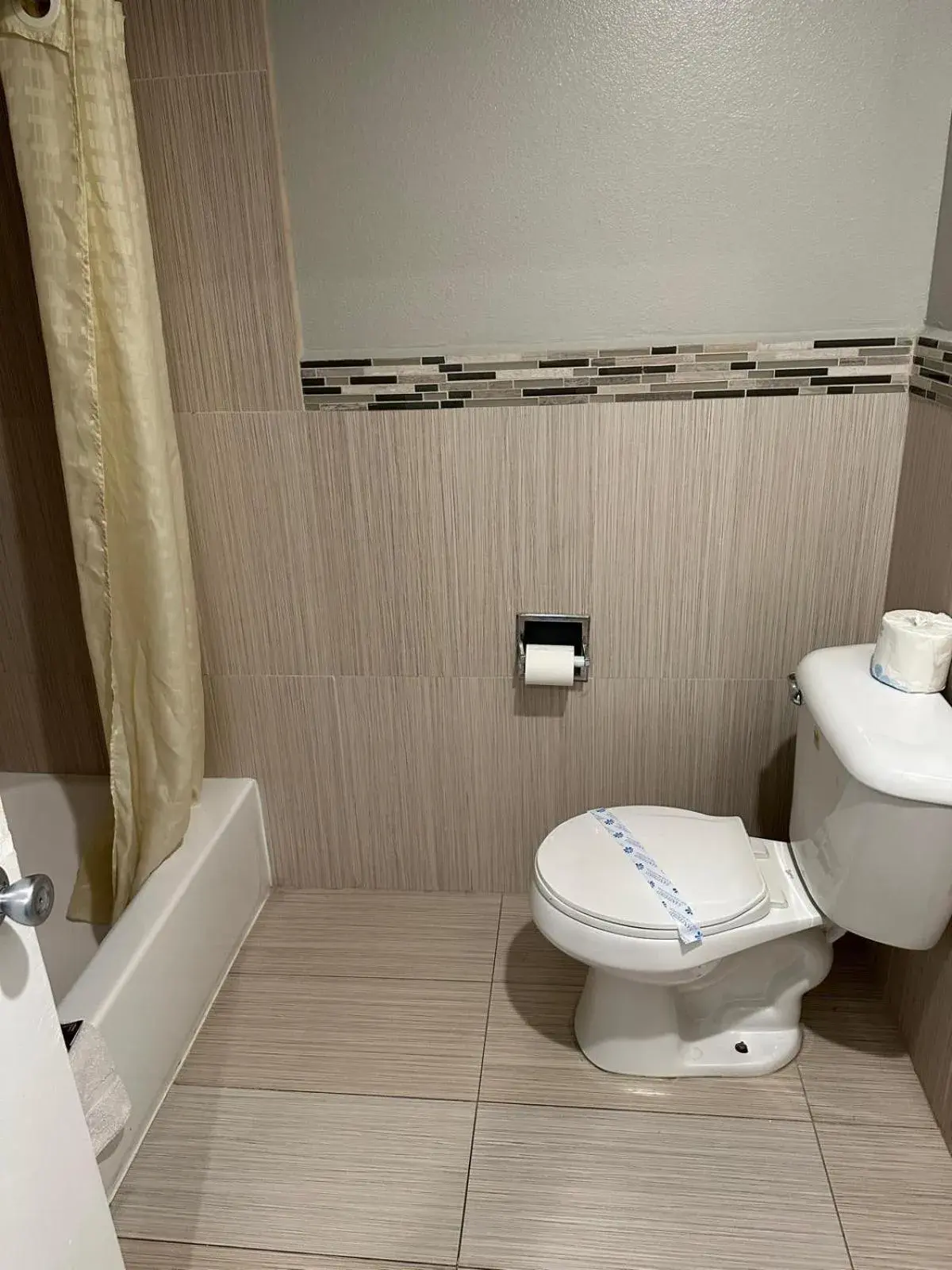 Bathroom in Heritage inn and suites Bathroom in Heritage inn and suites