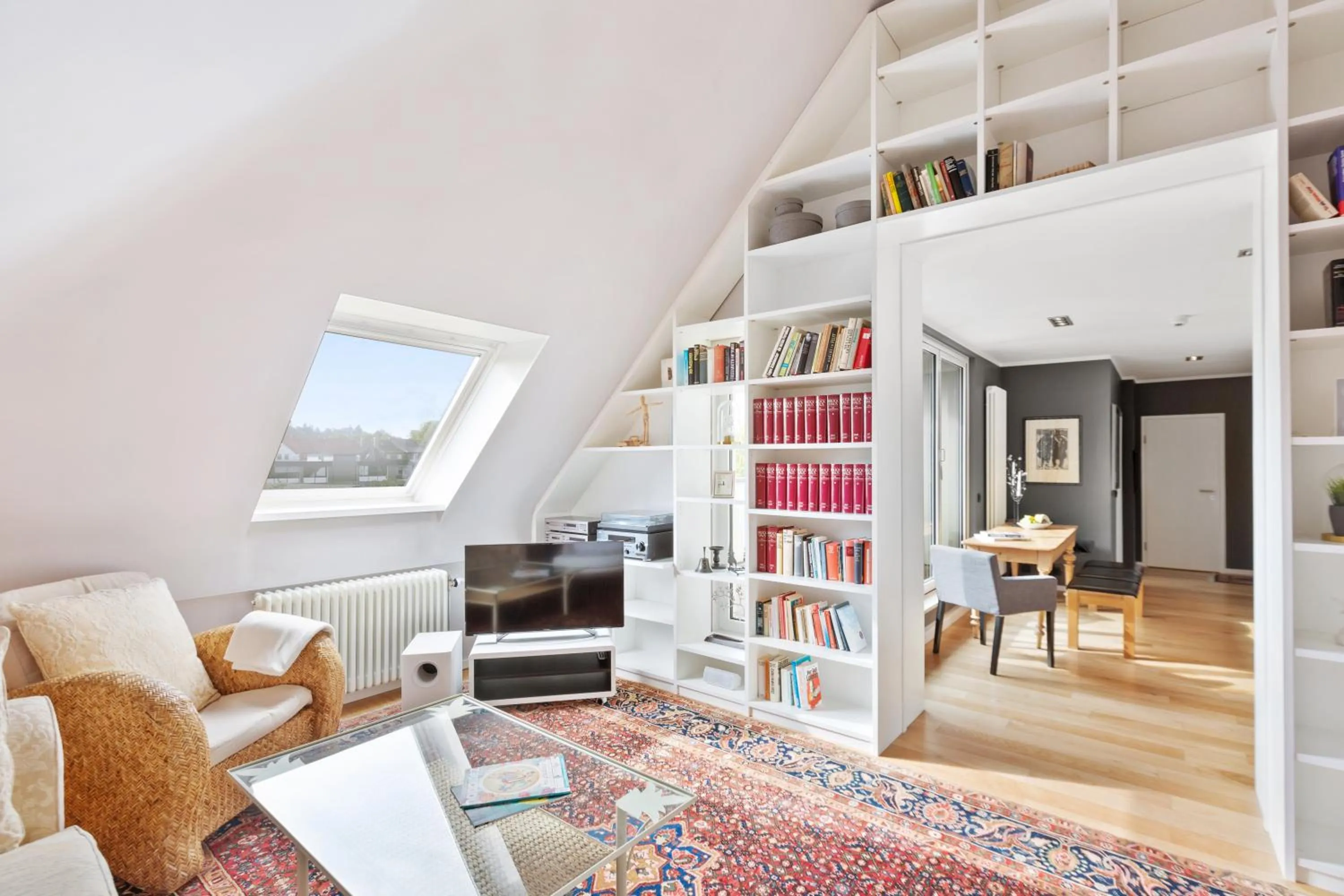 Library in Hotel Rosengarten