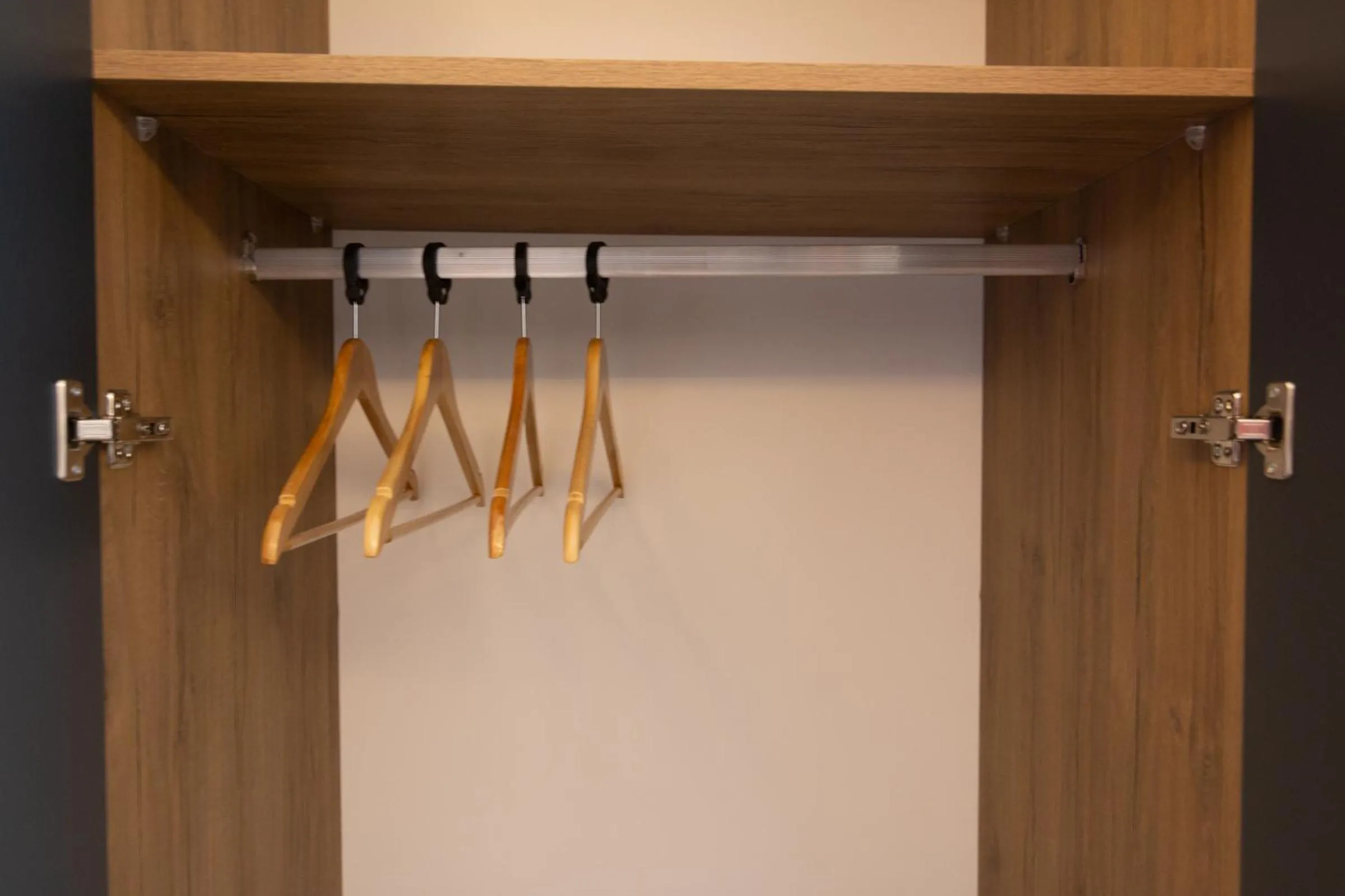 wardrobe in RUSH HOTEL İSTANBUL