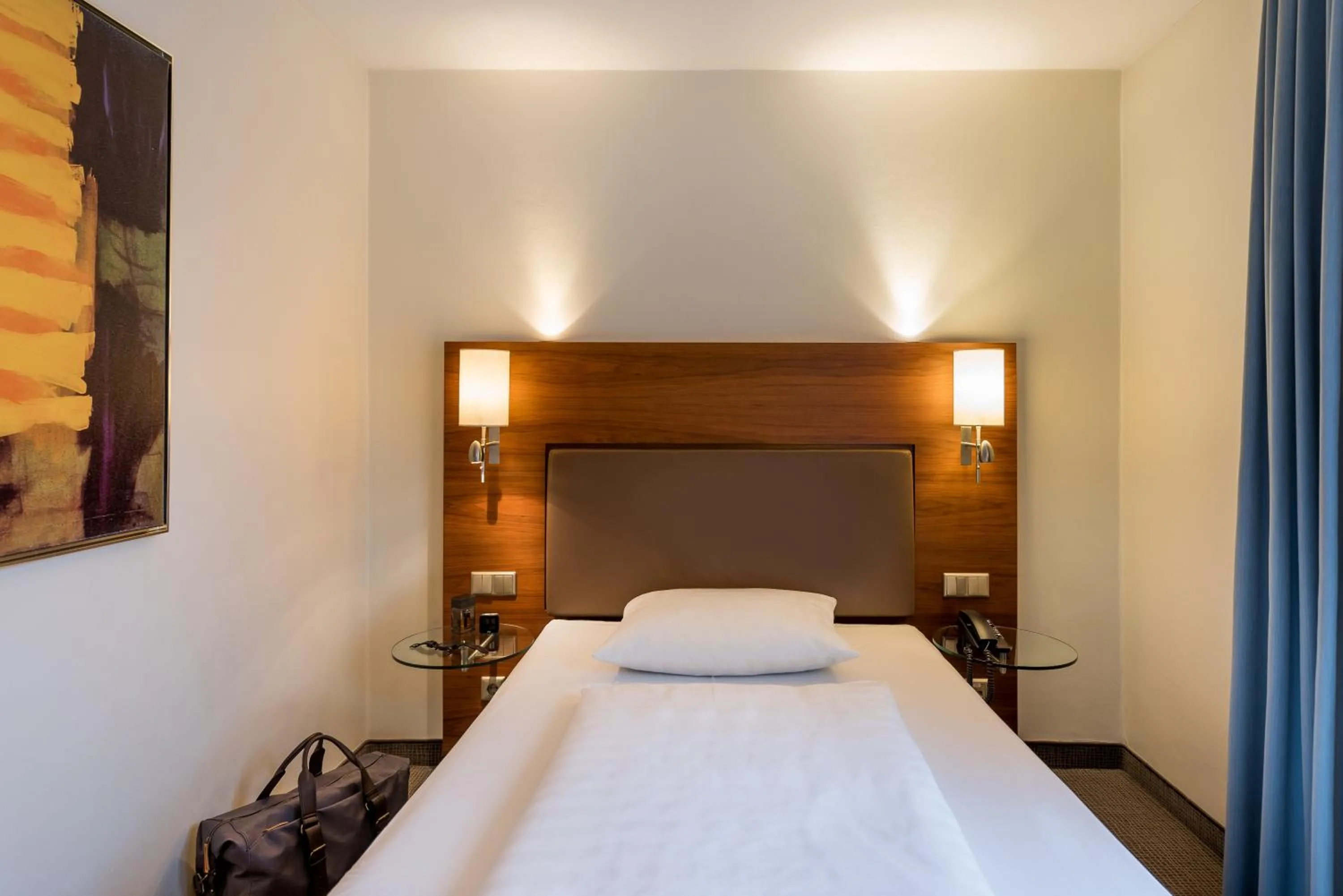 Bed in Mercure Hotel München Airport Freising