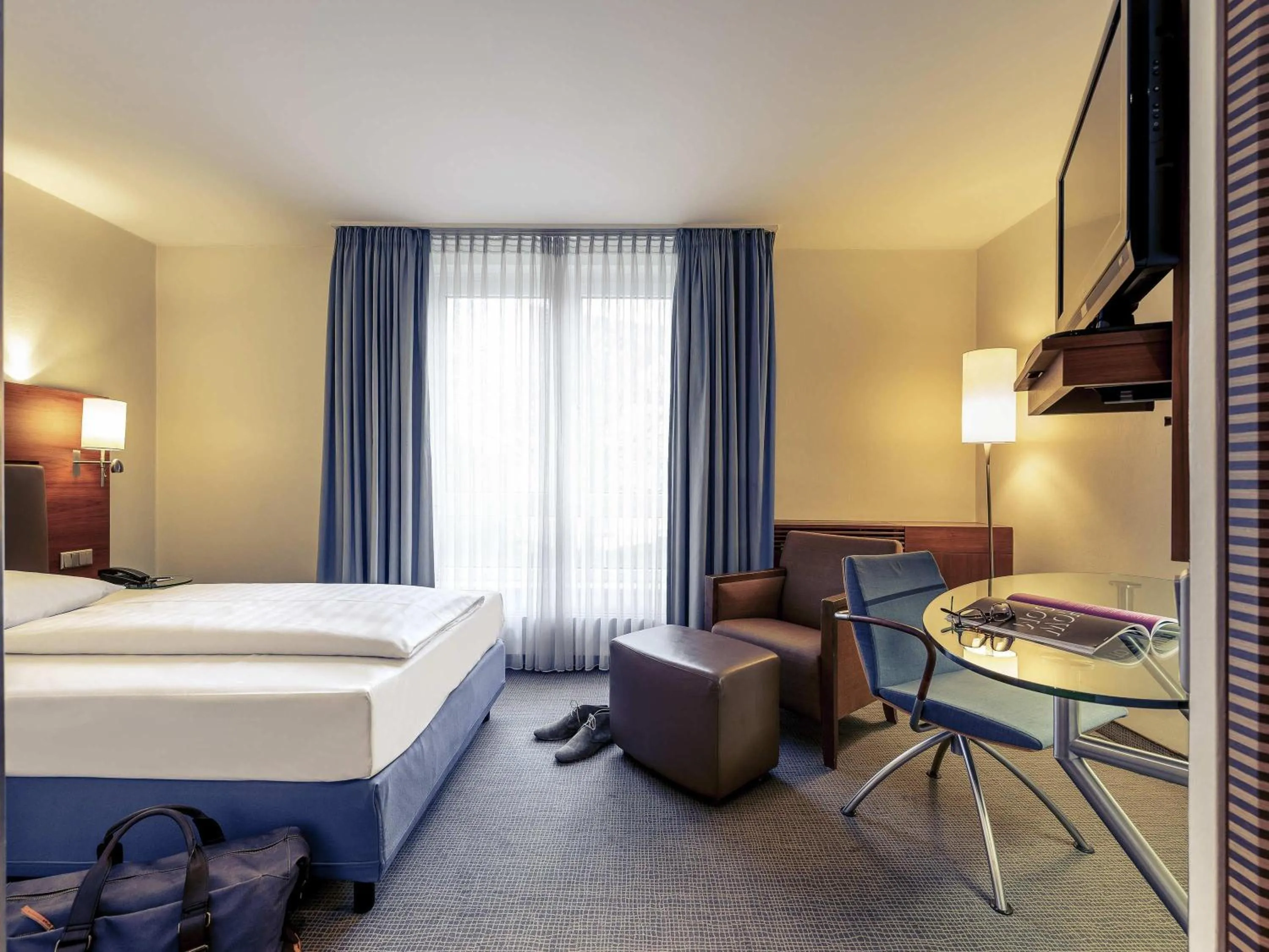 Bedroom, Bed in Mercure Hotel München Airport Freising