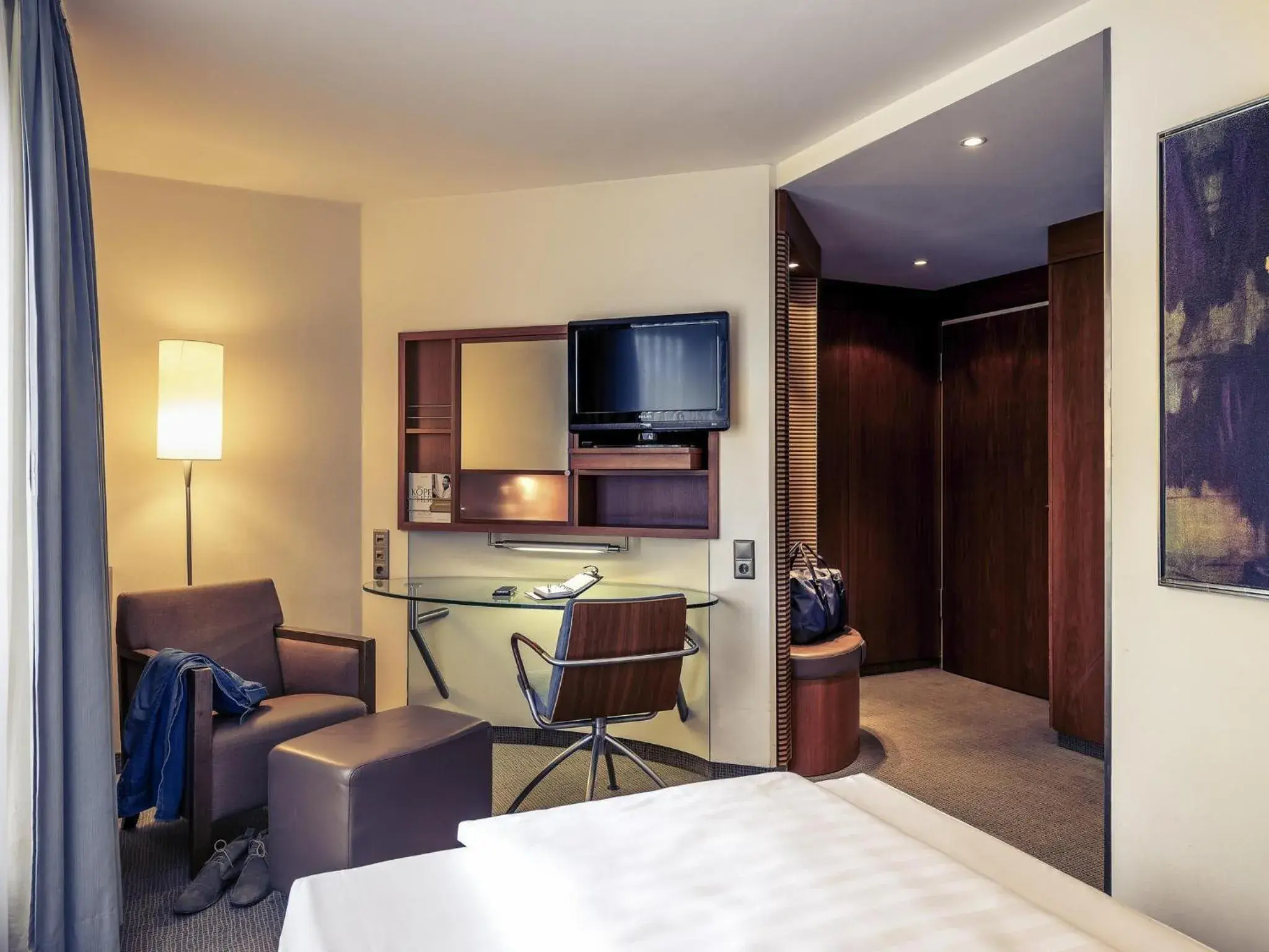 Bedroom, Bed in Mercure Hotel München Airport Freising Bedroom, Bed in Mercure Hotel München Airport Freising