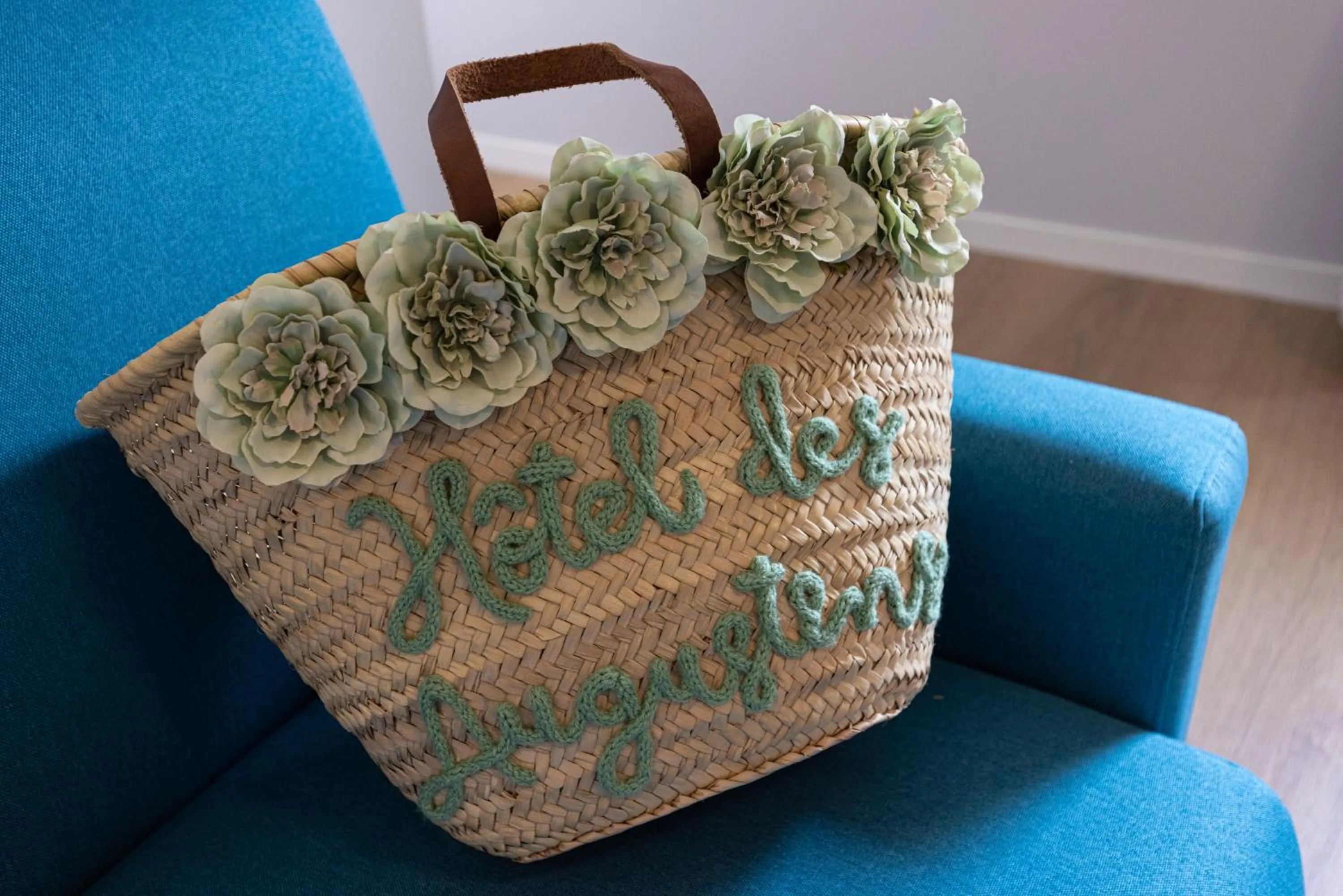 Decorative detail in Hôtel-Restaurant des Augustins