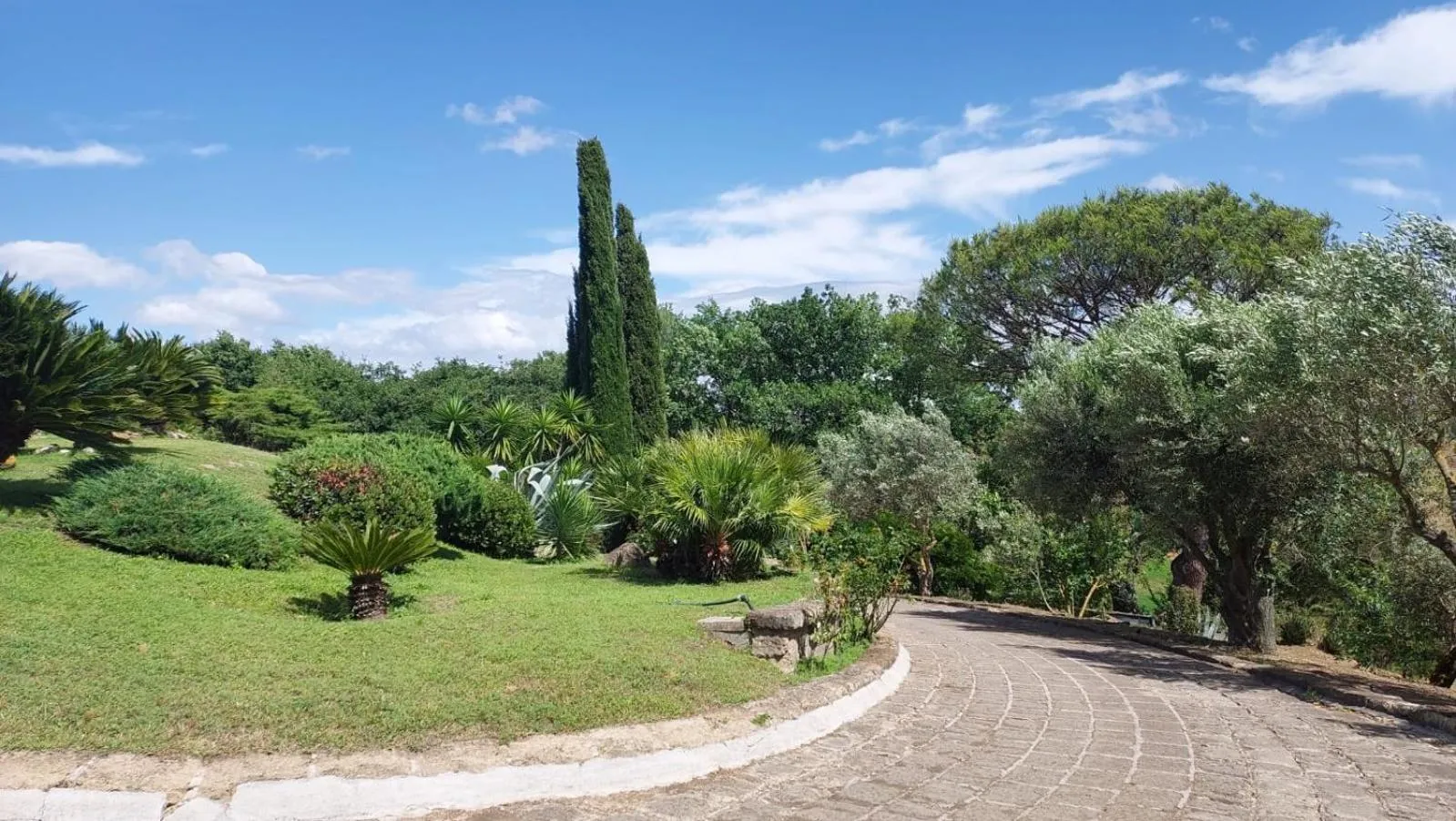Garden view in Il Casale Del Sogno
