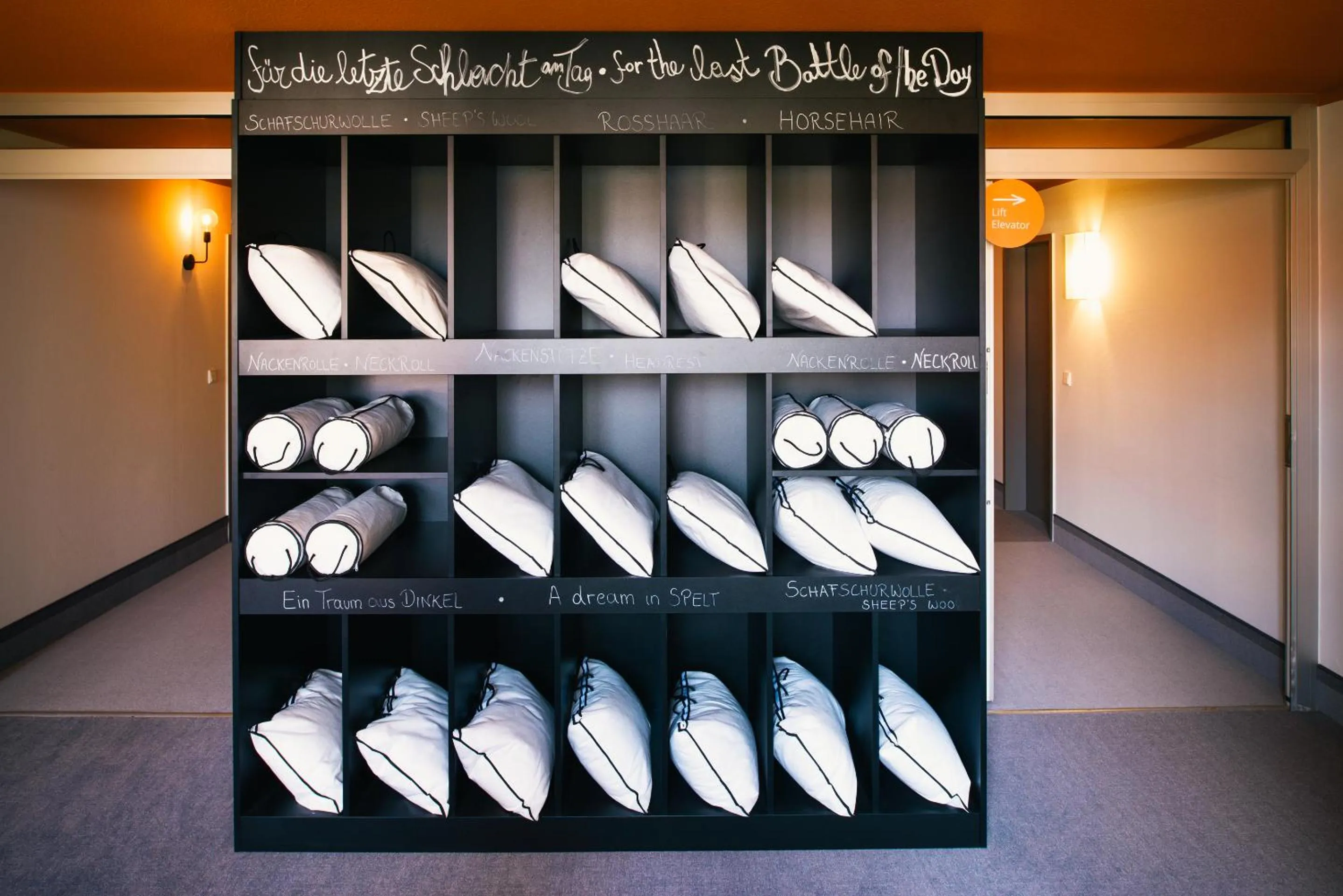 Decorative detail in Vienna House Easy by Wyndham Günzburg