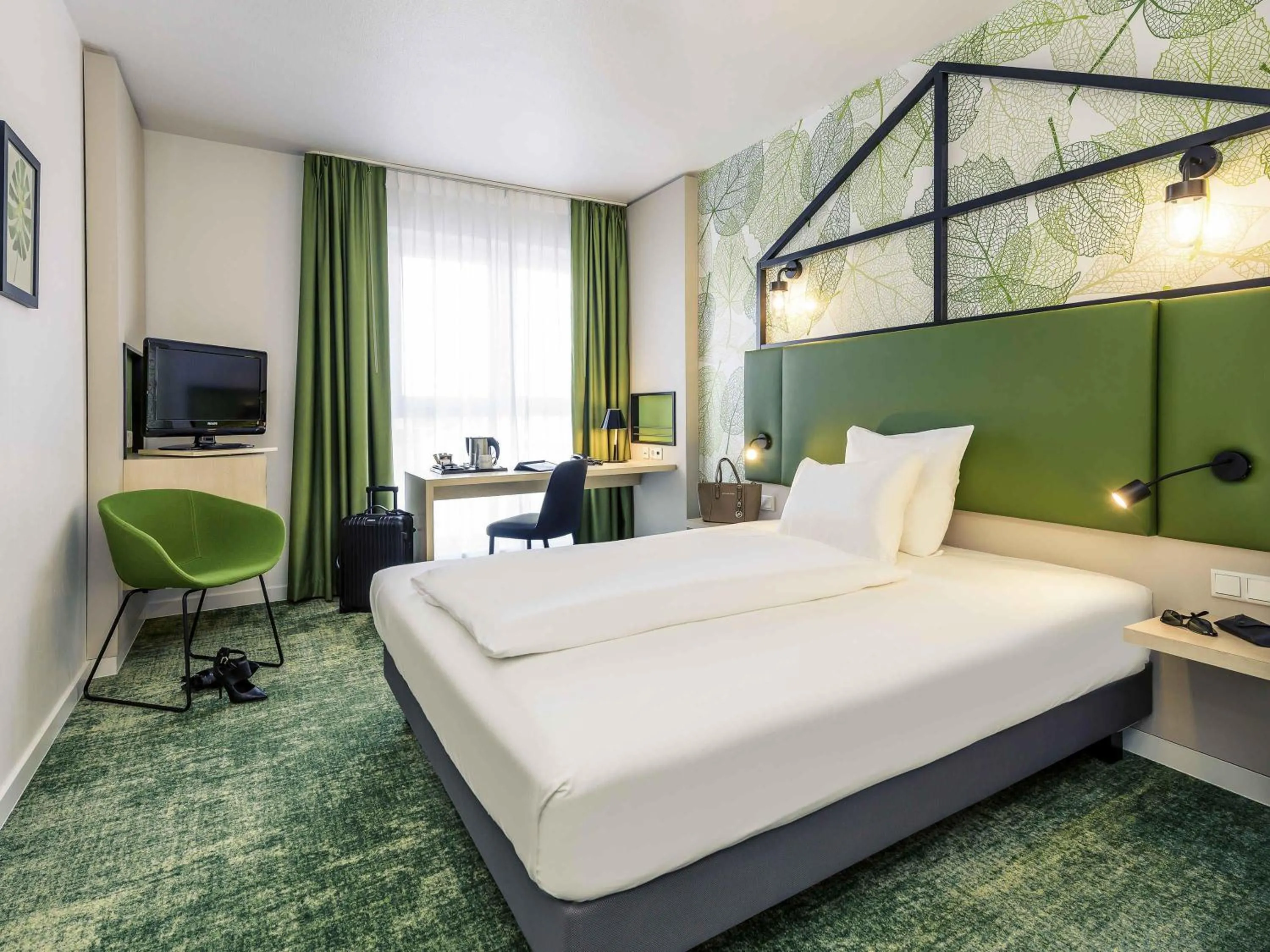 Bedroom, Bed in Mercure Hotel Hannover Mitte