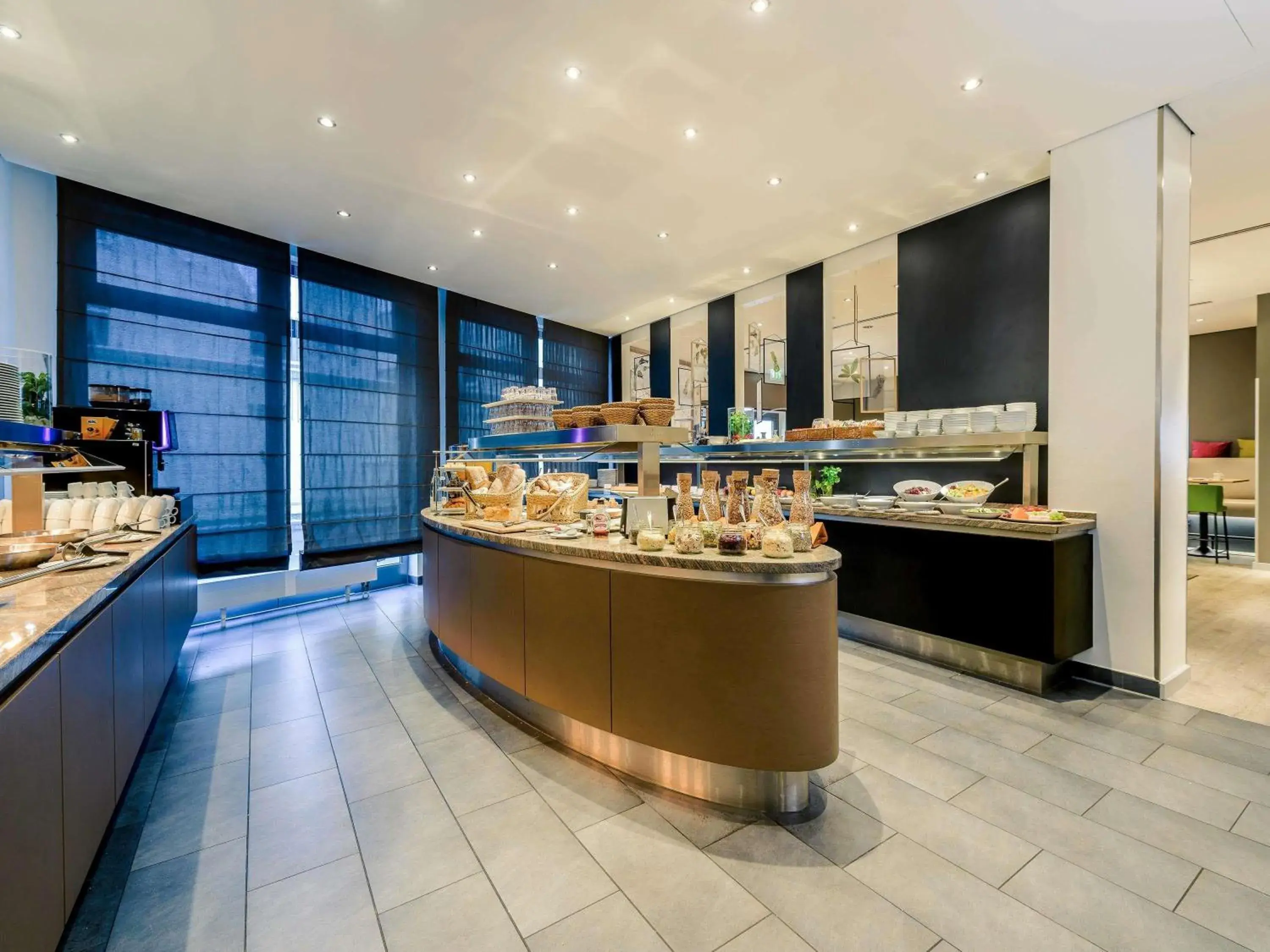 Property building in Mercure Hotel Hannover Mitte Property building in Mercure Hotel Hannover Mitte