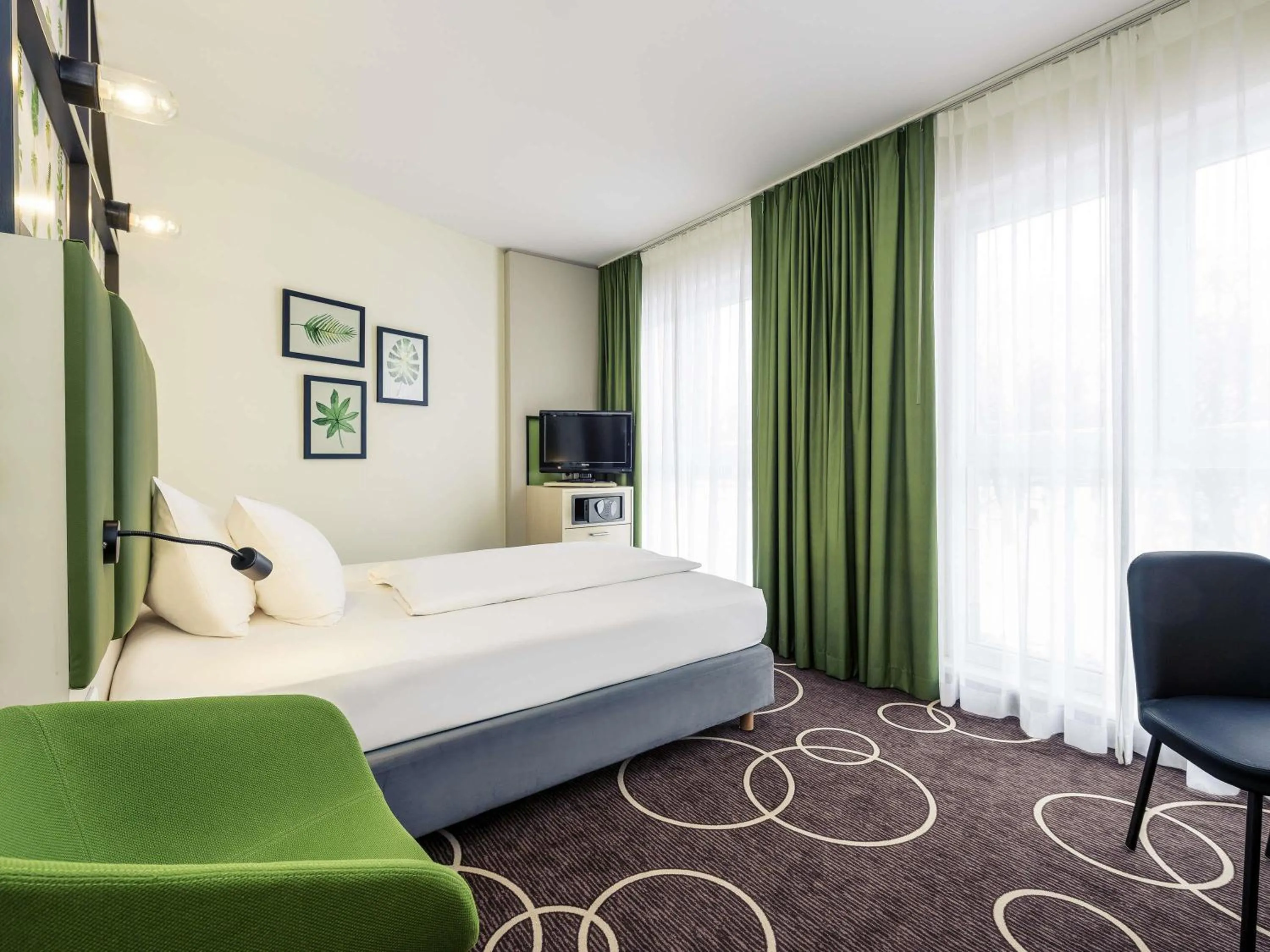 Bedroom, Bed in Mercure Hotel Hannover Mitte