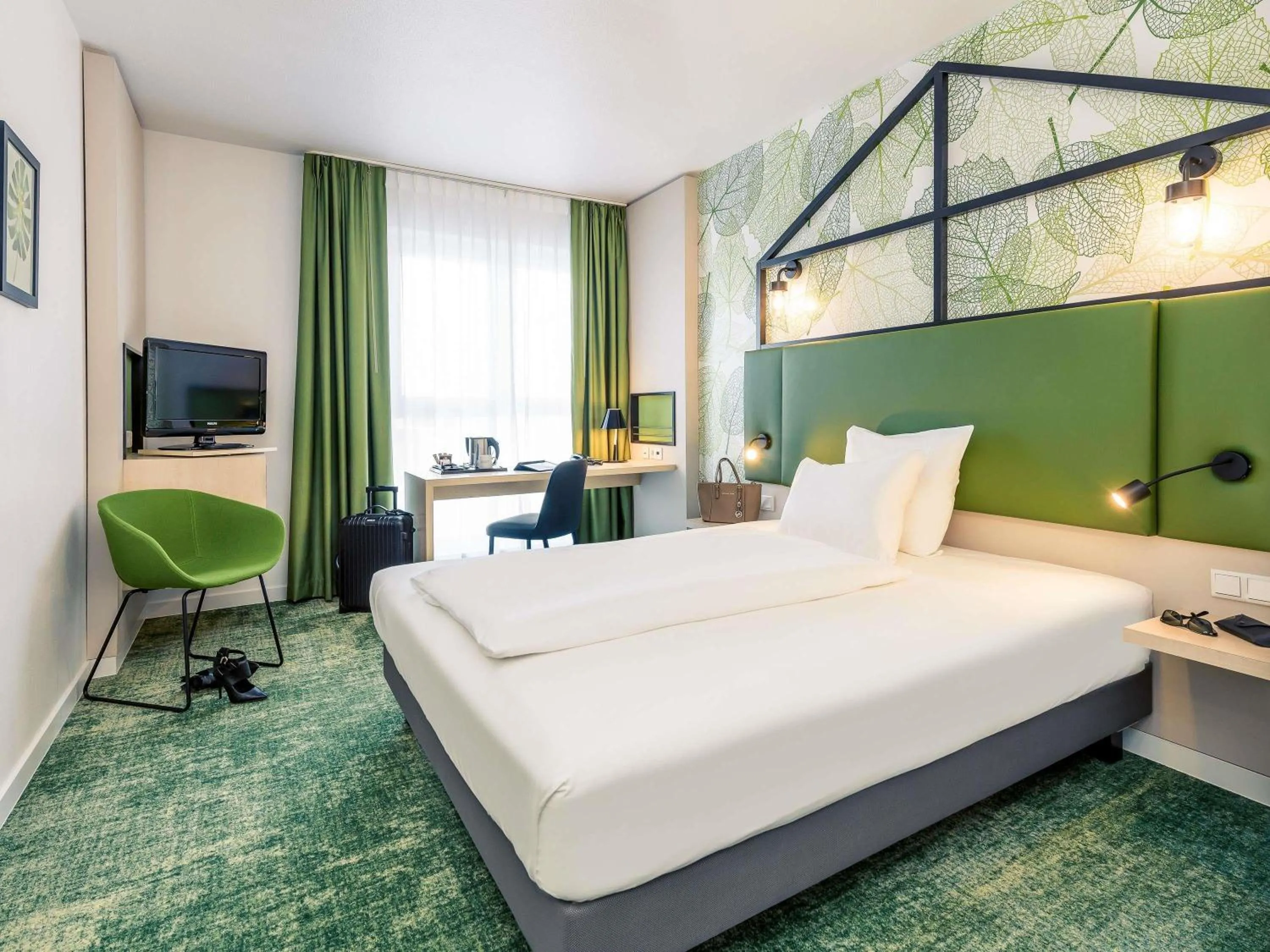 Bedroom, Bed in Mercure Hotel Hannover Mitte