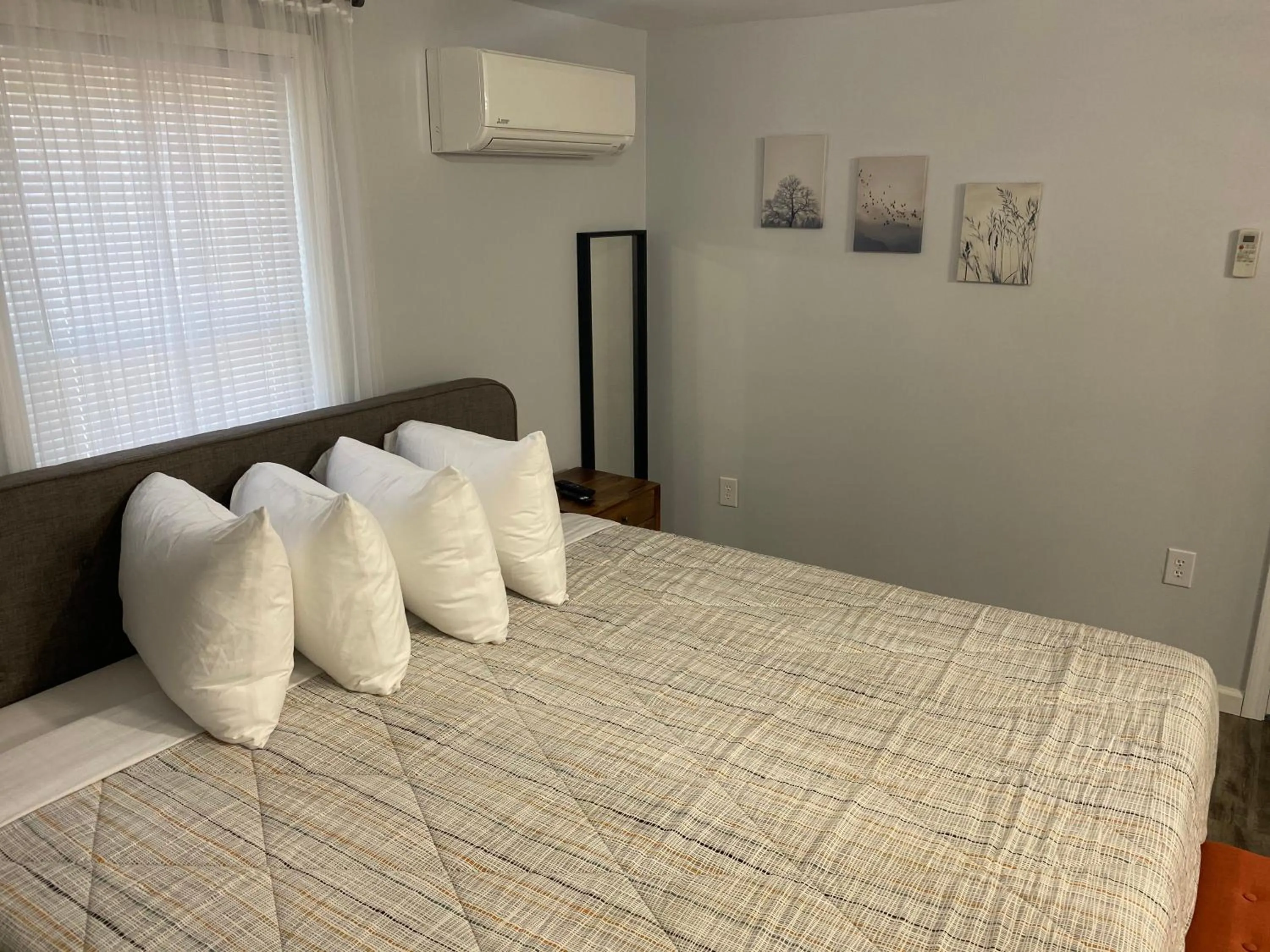 Bed in Veda Inn & Cottages