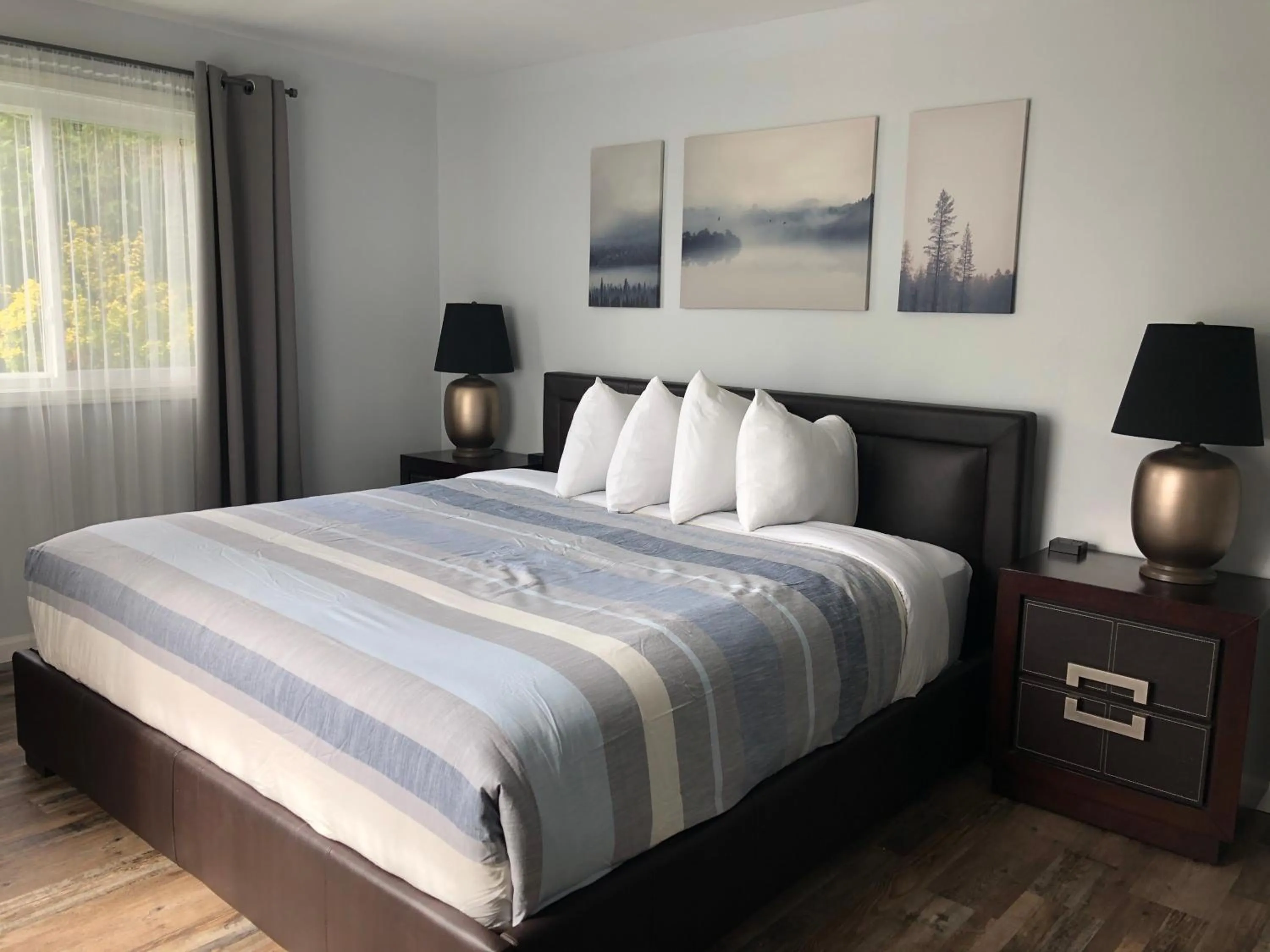 Bed in Veda Inn & Cottages