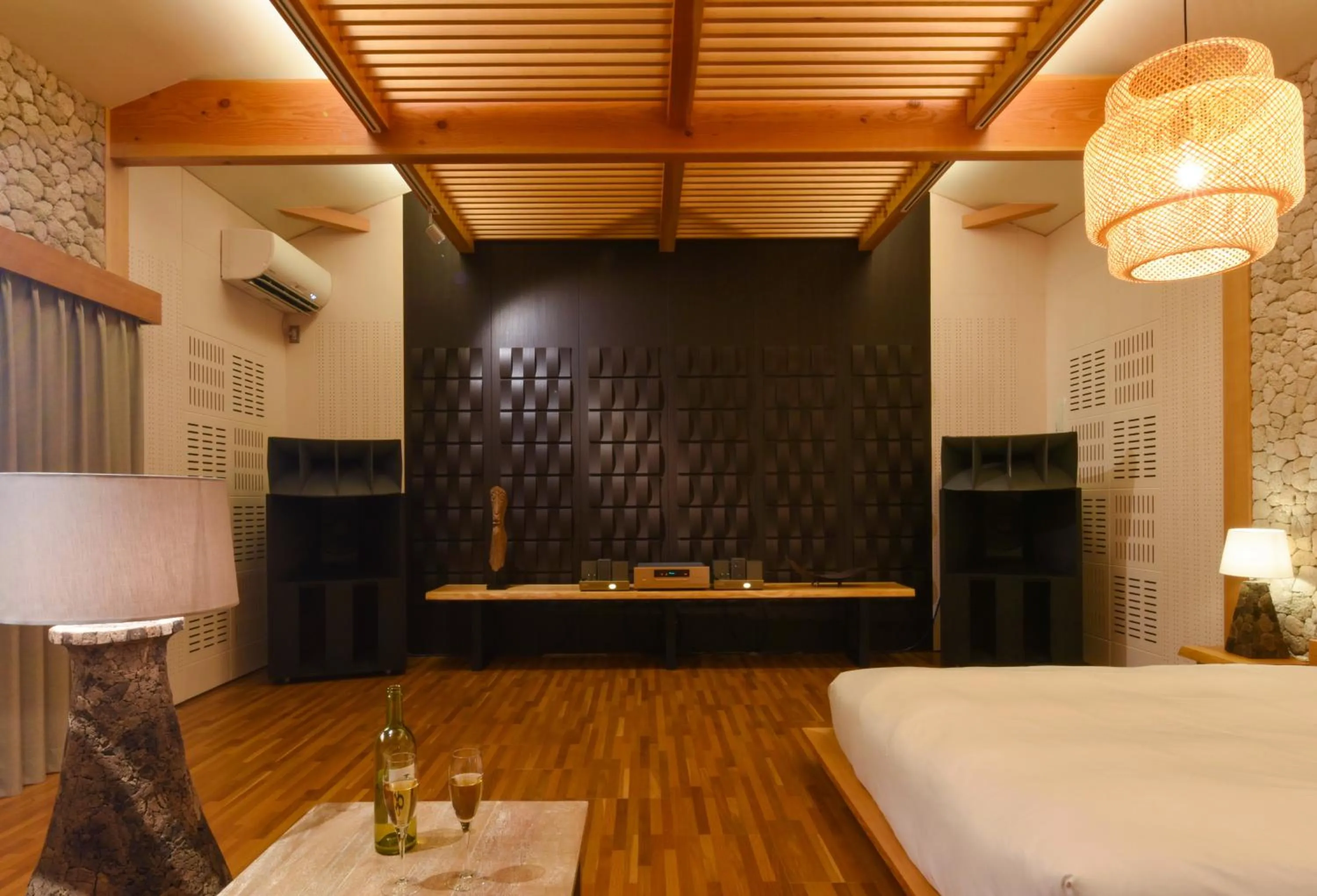 Lake view, Bed in Kohanyu