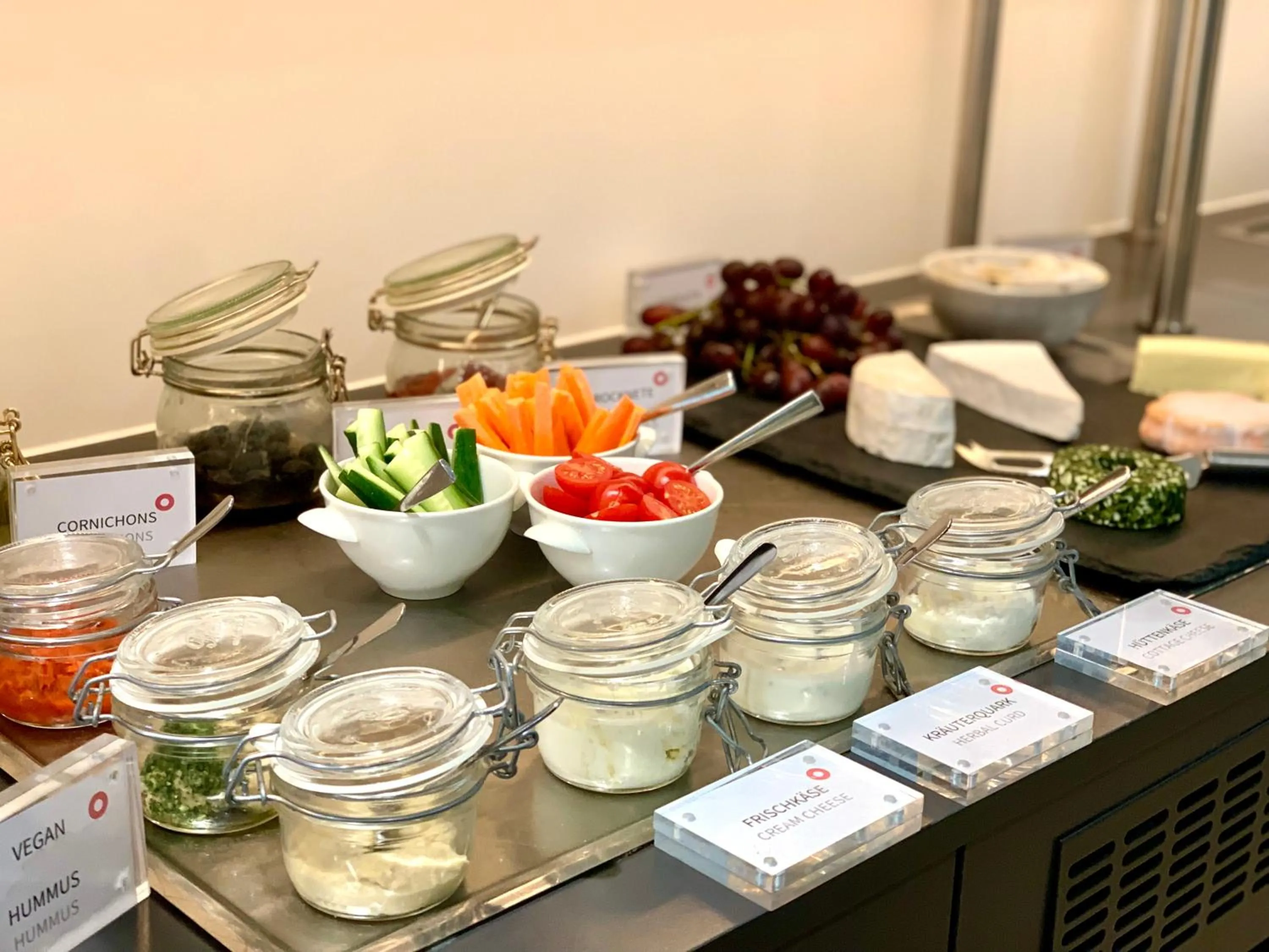 Buffet breakfast in SCOTTY & EMILY Hotel Ulm