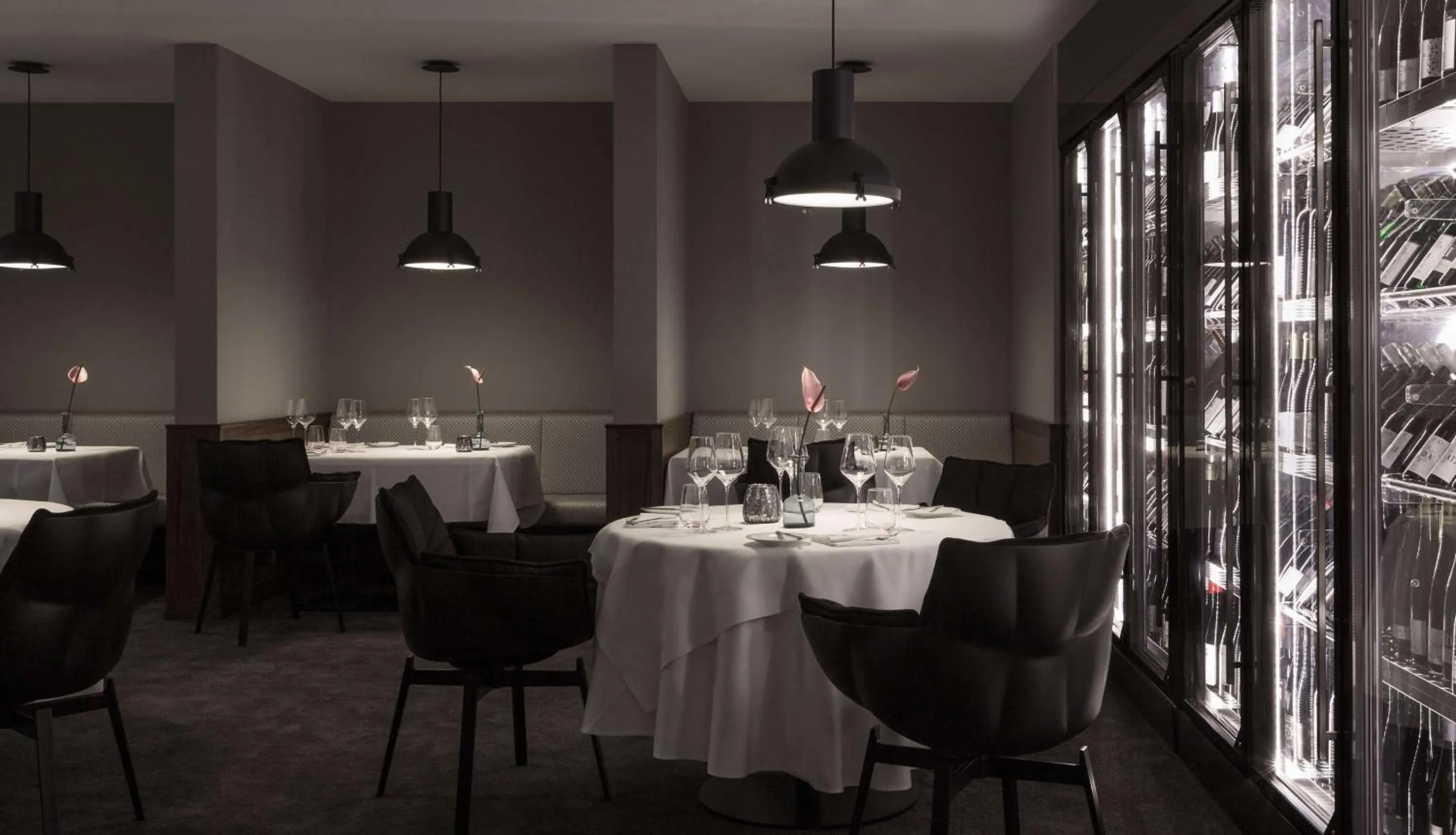 Restaurant/places to eat in SCOTTY & EMILY Hotel Ulm