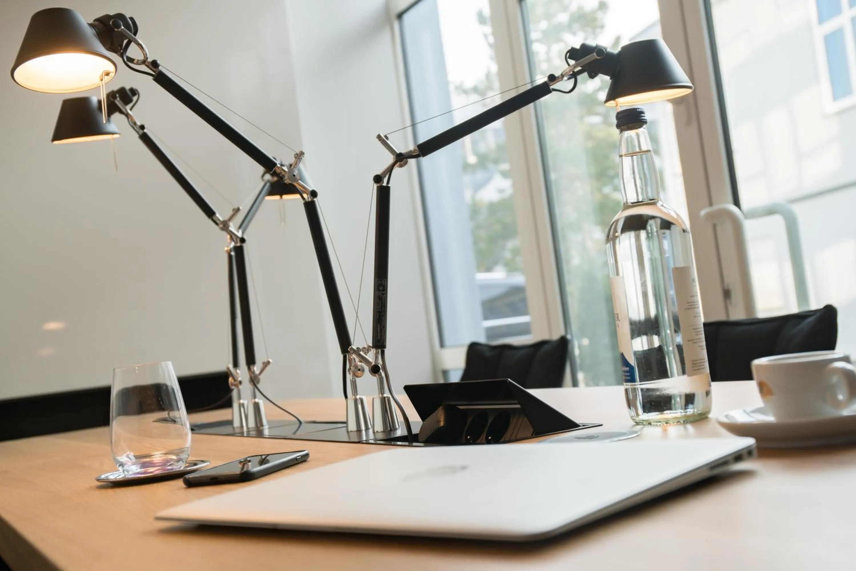 Communal lounge/ TV room in SCOTTY & EMILY Hotel Ulm