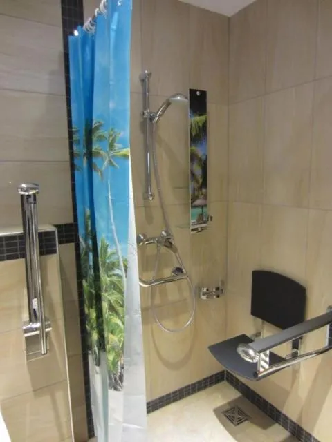 Shower in Cleo´s Hotel Kallstadt