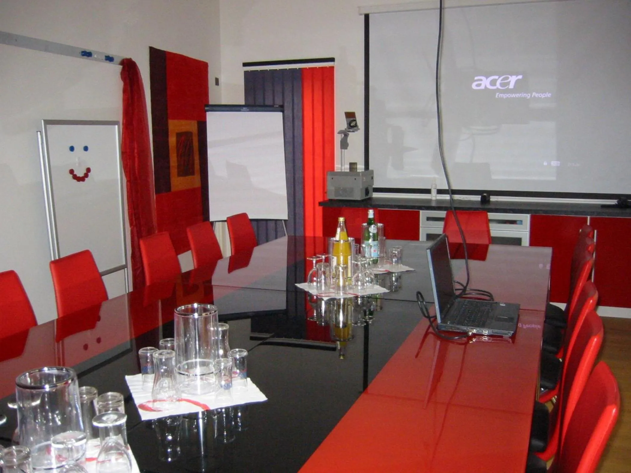 Communal lounge/ TV room in Cleo´s Hotel Kallstadt