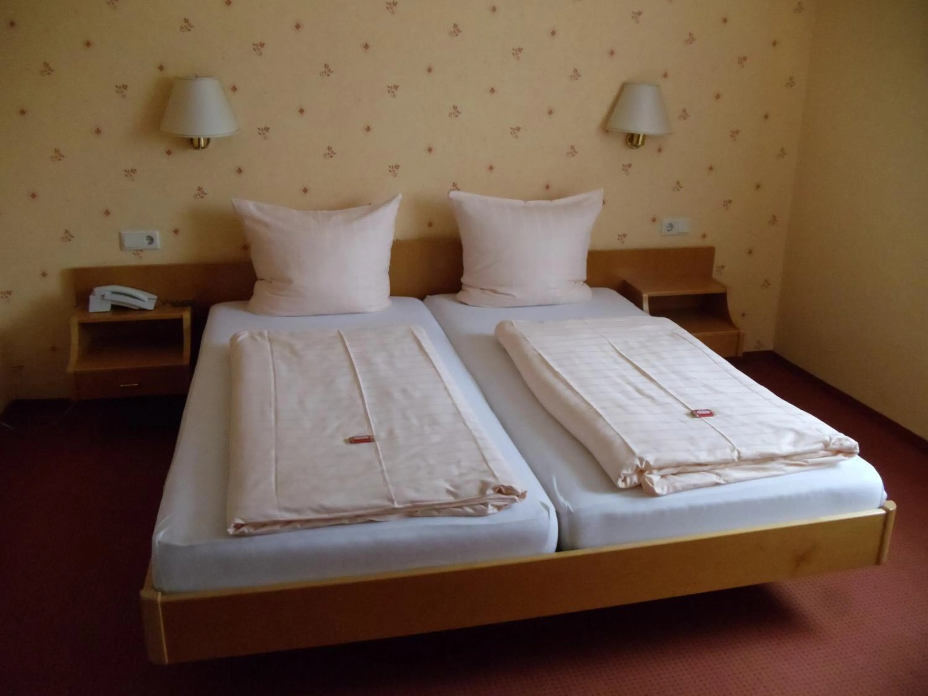 Bedroom, Bed in Hotel Restaurant Weisbrod