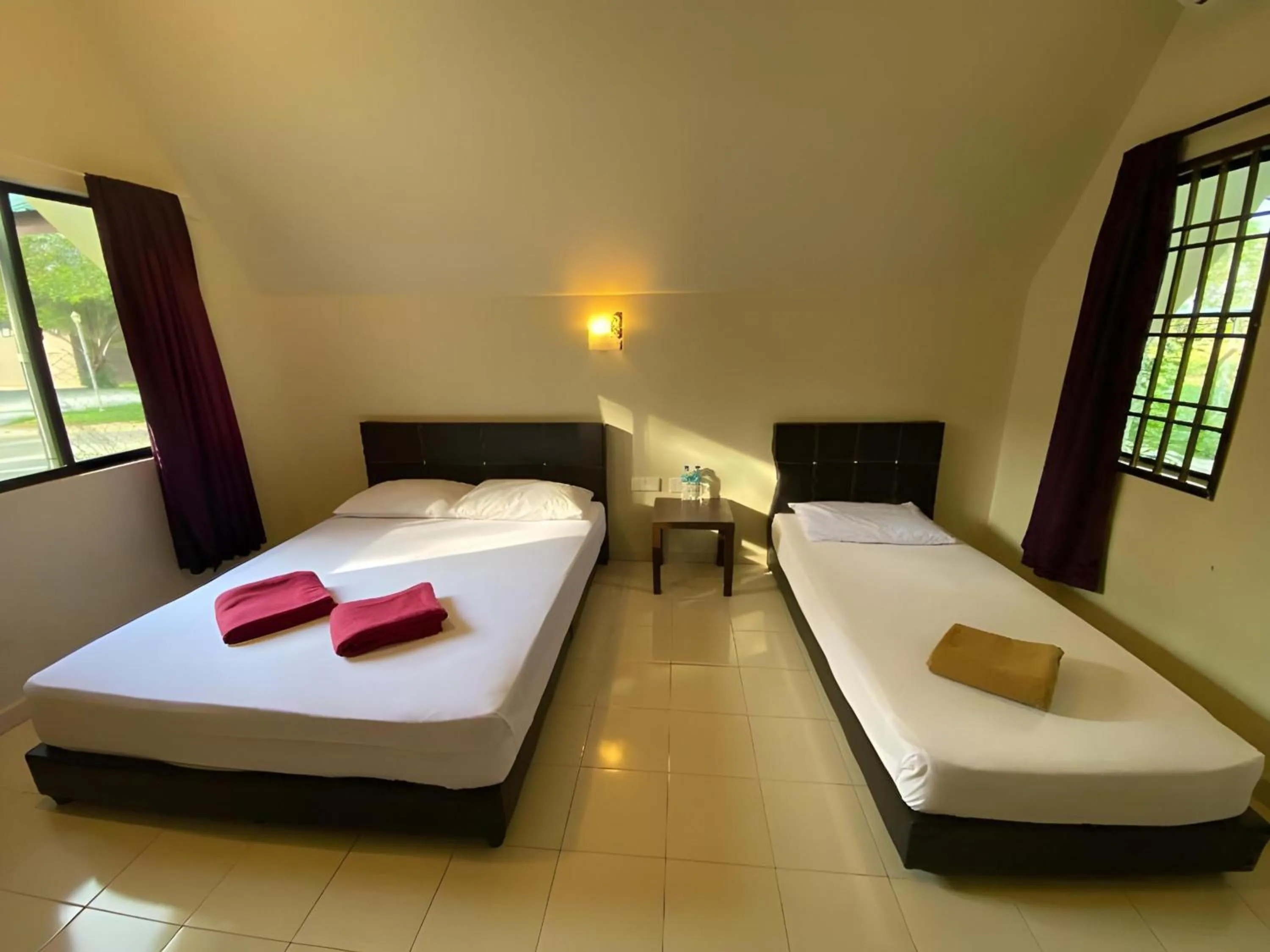 Photo of the whole room, Bed in Hotel O Sedili Inn Resort