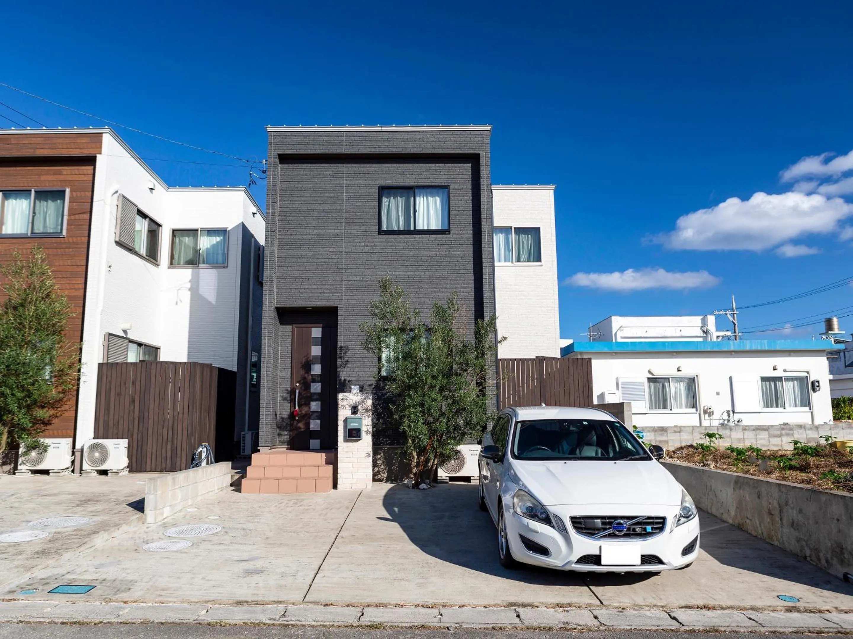 Property building in Ocean Front Maezato