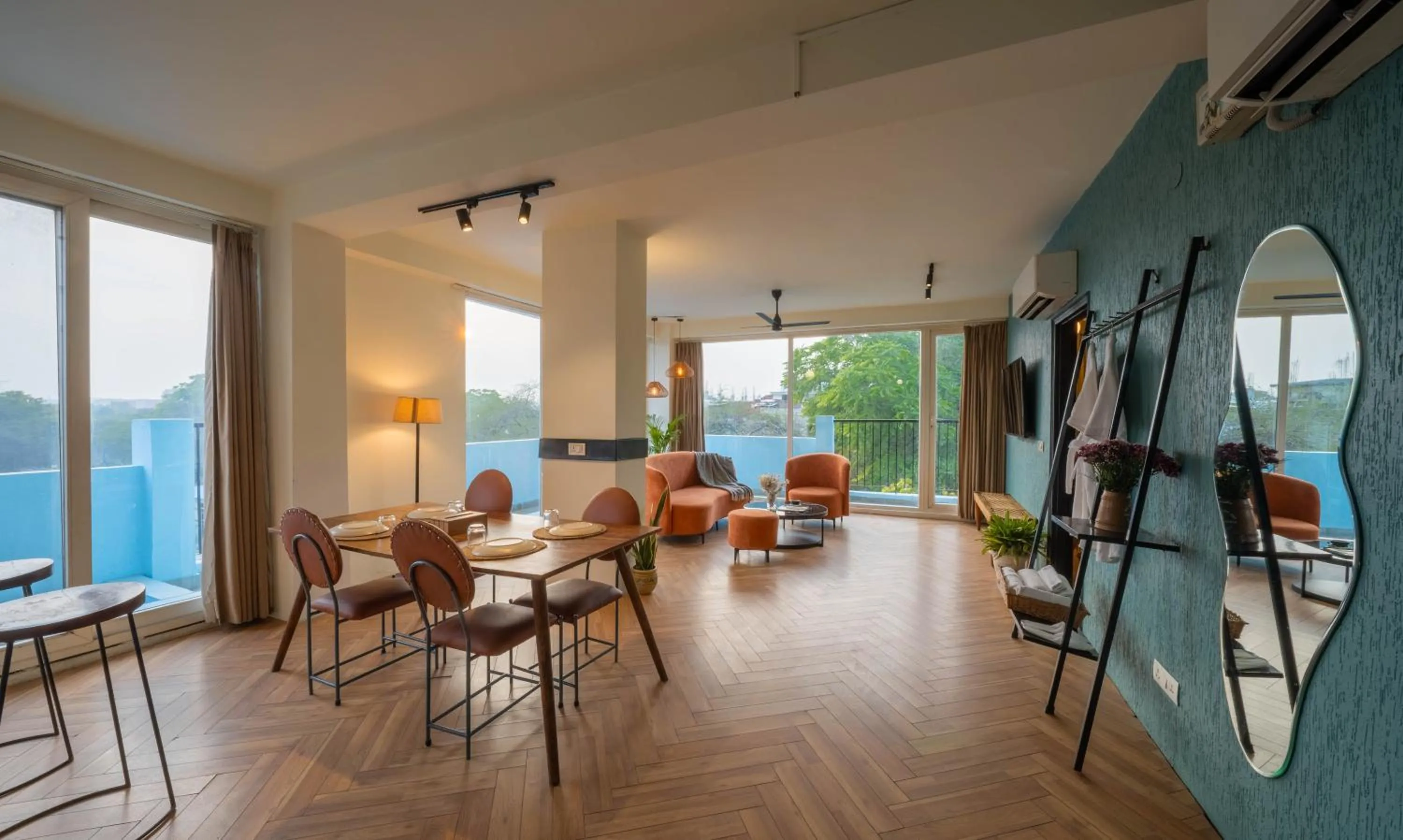 Dining area in Minimalist Poshtel & Suites