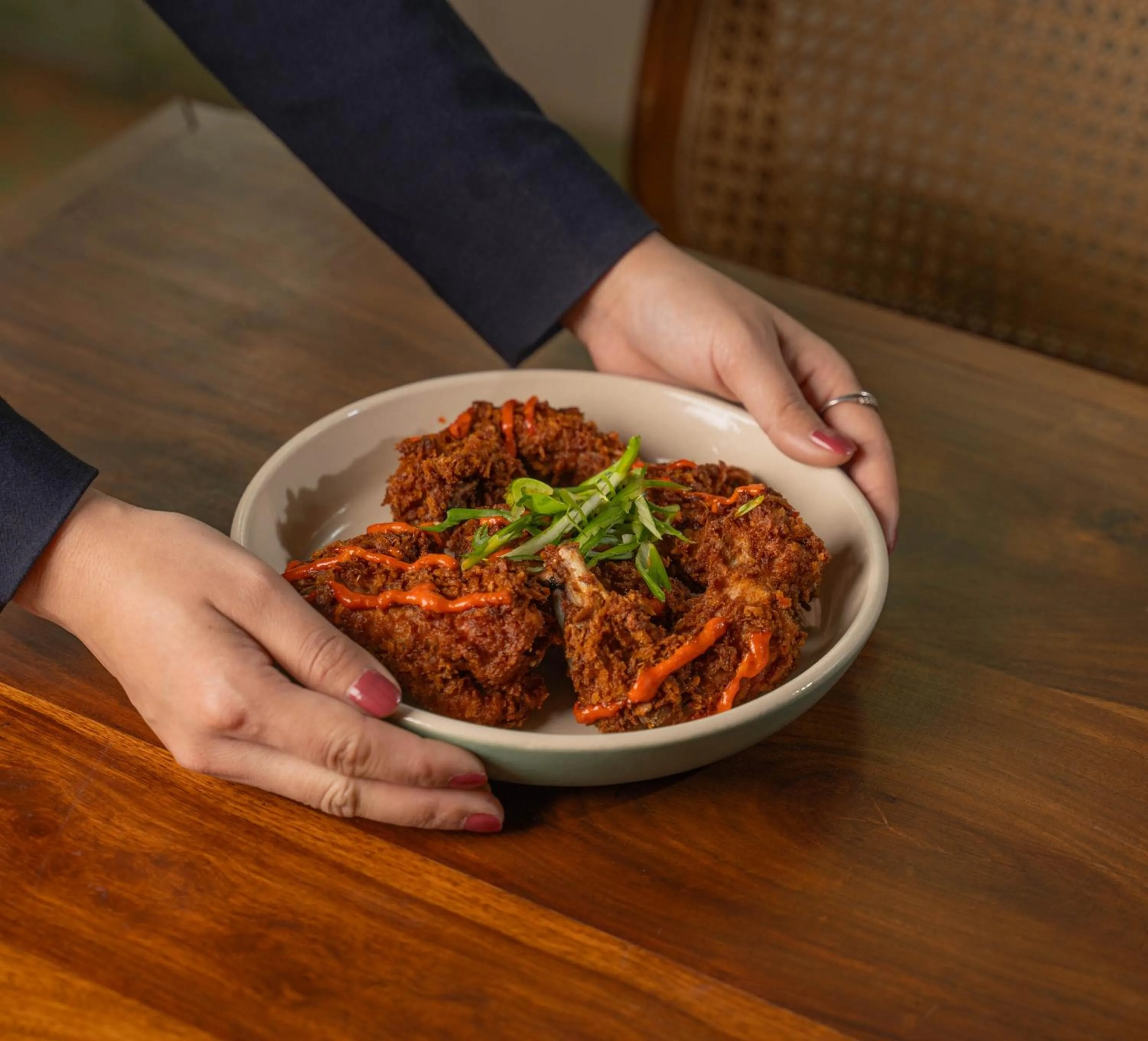 Restaurant/places to eat in Minimalist Poshtel & Suites