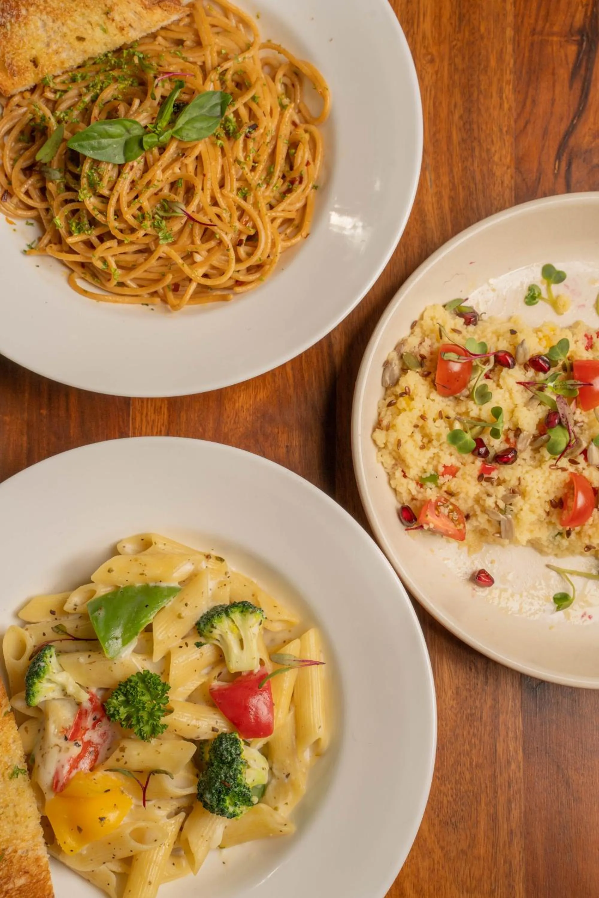 Restaurant/places to eat in Minimalist Poshtel & Suites