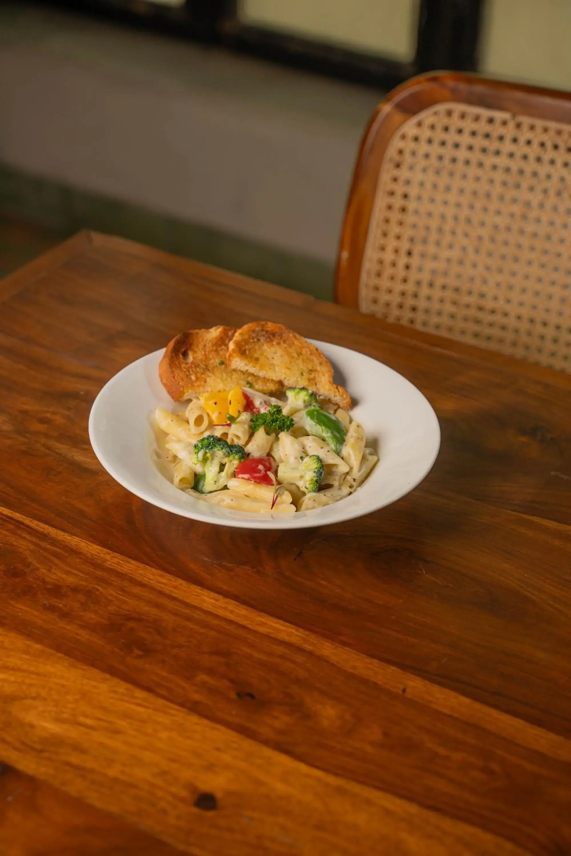 Restaurant/places to eat in Minimalist Poshtel & Suites Restaurant/places to eat in Minimalist Poshtel & Suites