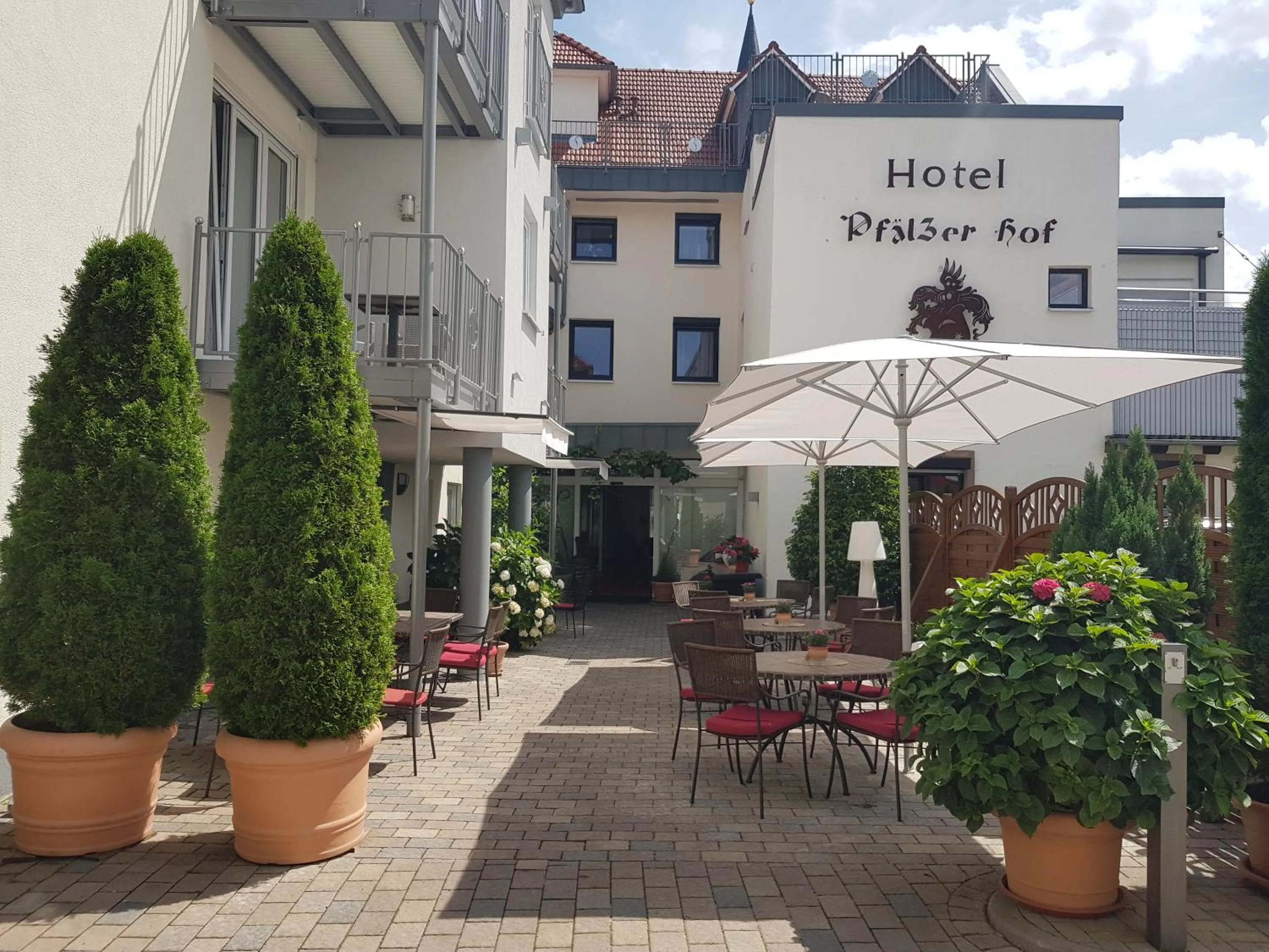 Restaurant/places to eat in Hotel-Restaurant Pfälzer Hof