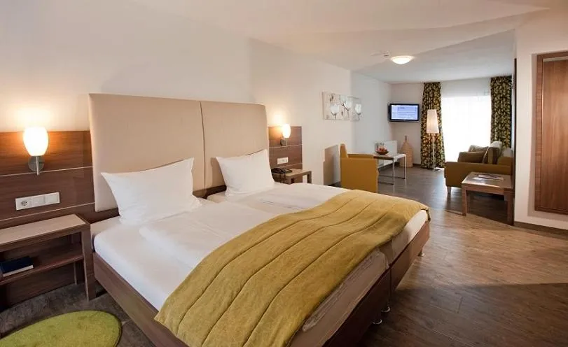 Photo of the whole room, Bed in Hotel-Restaurant Pfälzer Hof