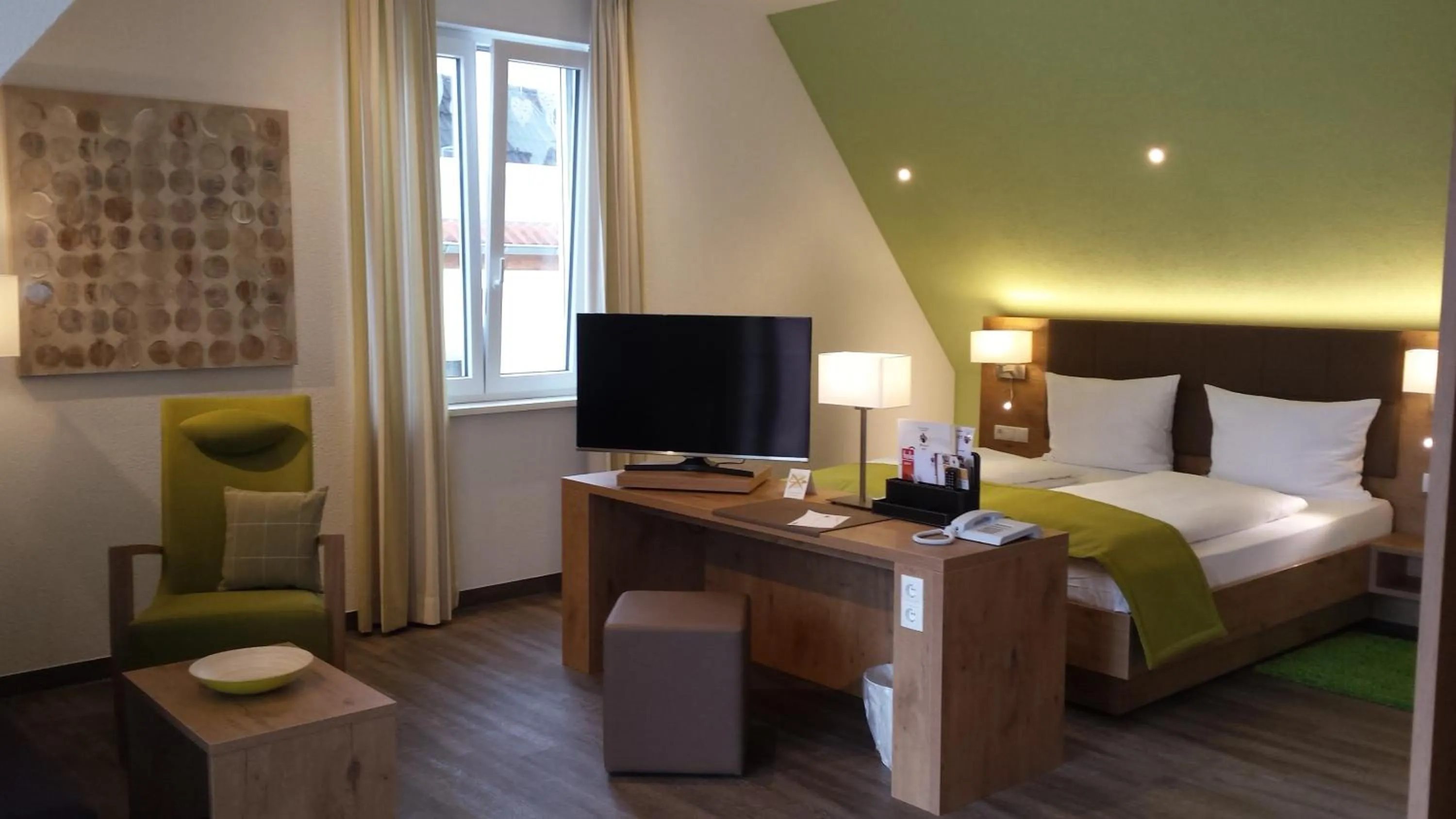 Bedroom, Bed in Hotel-Restaurant Pfälzer Hof