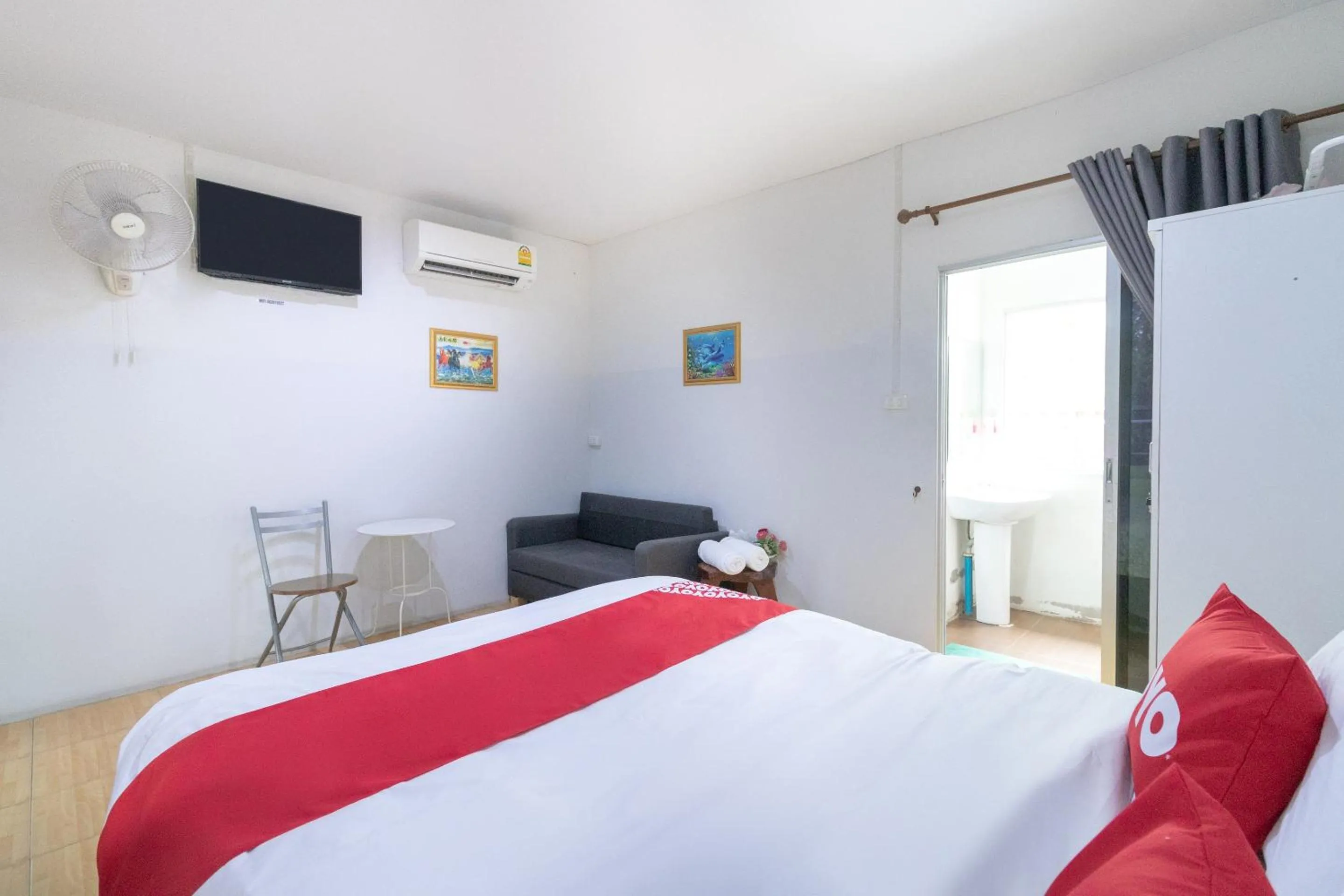 Bedroom, Bed in OYO 644 Pong Pai House