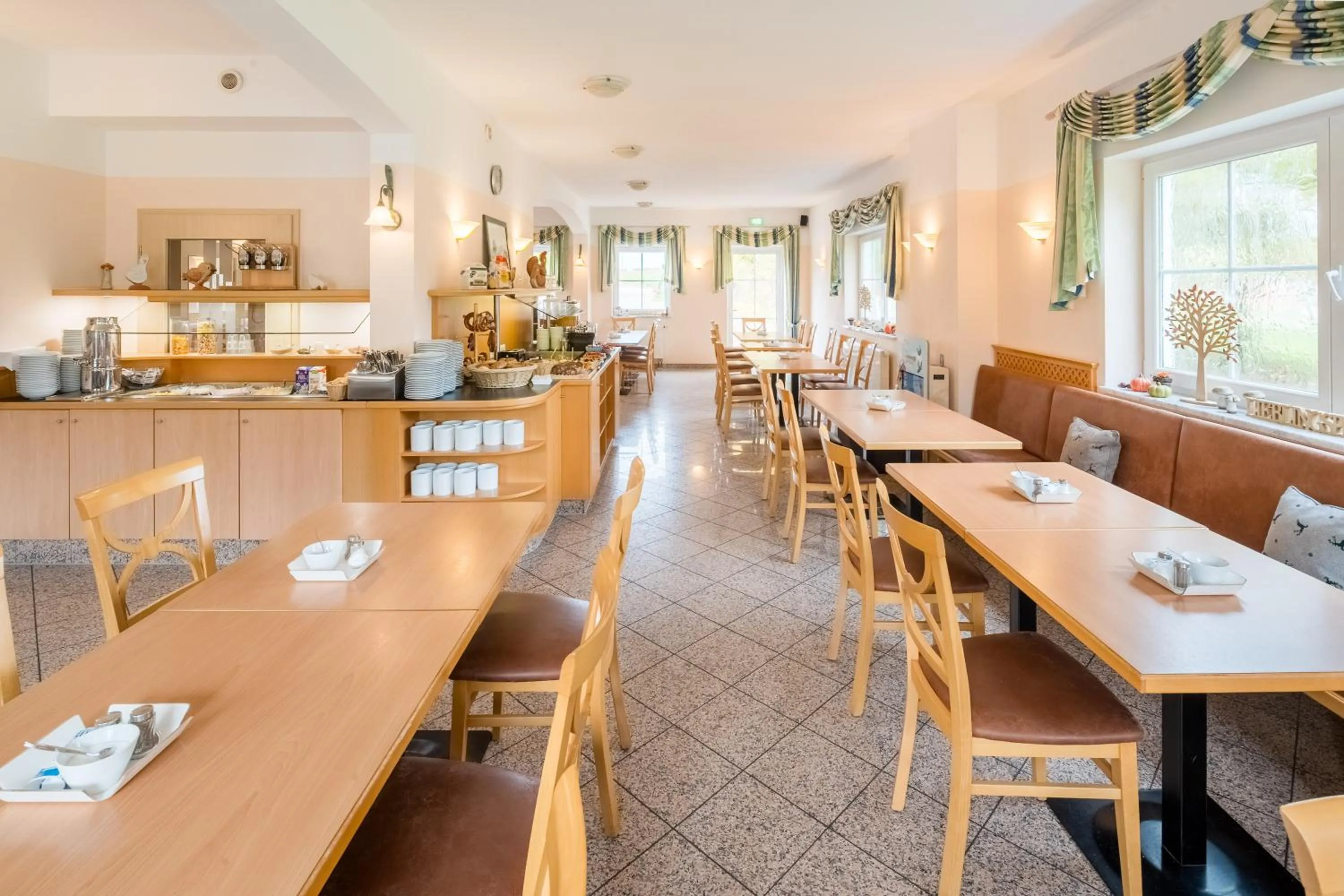 Buffet breakfast in Hotel Nummerhof