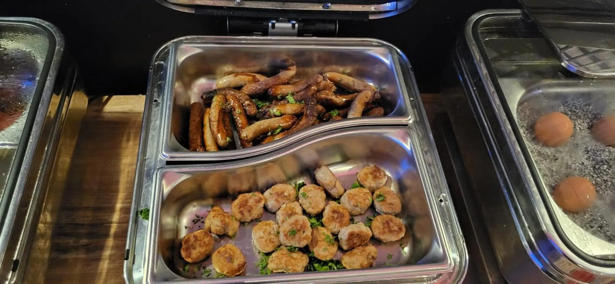 Breakfast in DORMERO Hotel Hannover-Langenhagen Airport