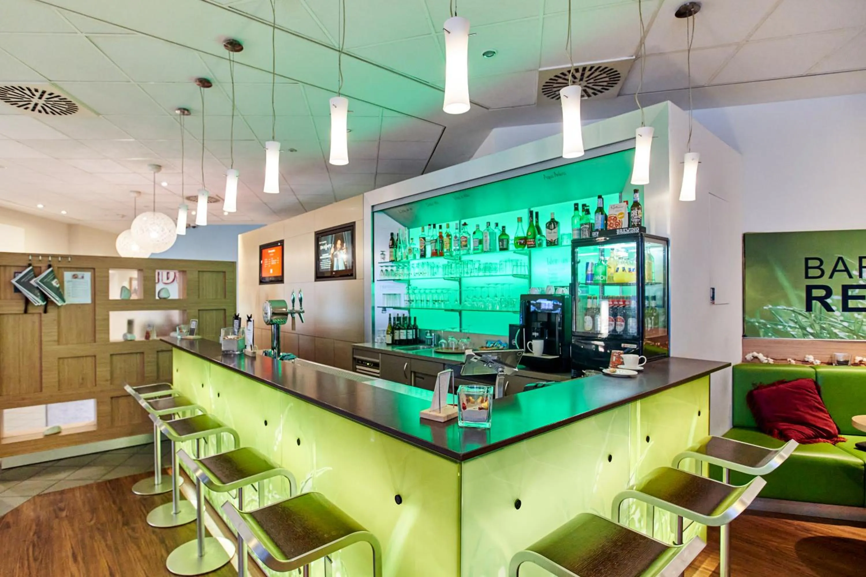 Lobby or reception in ibis Koblenz City