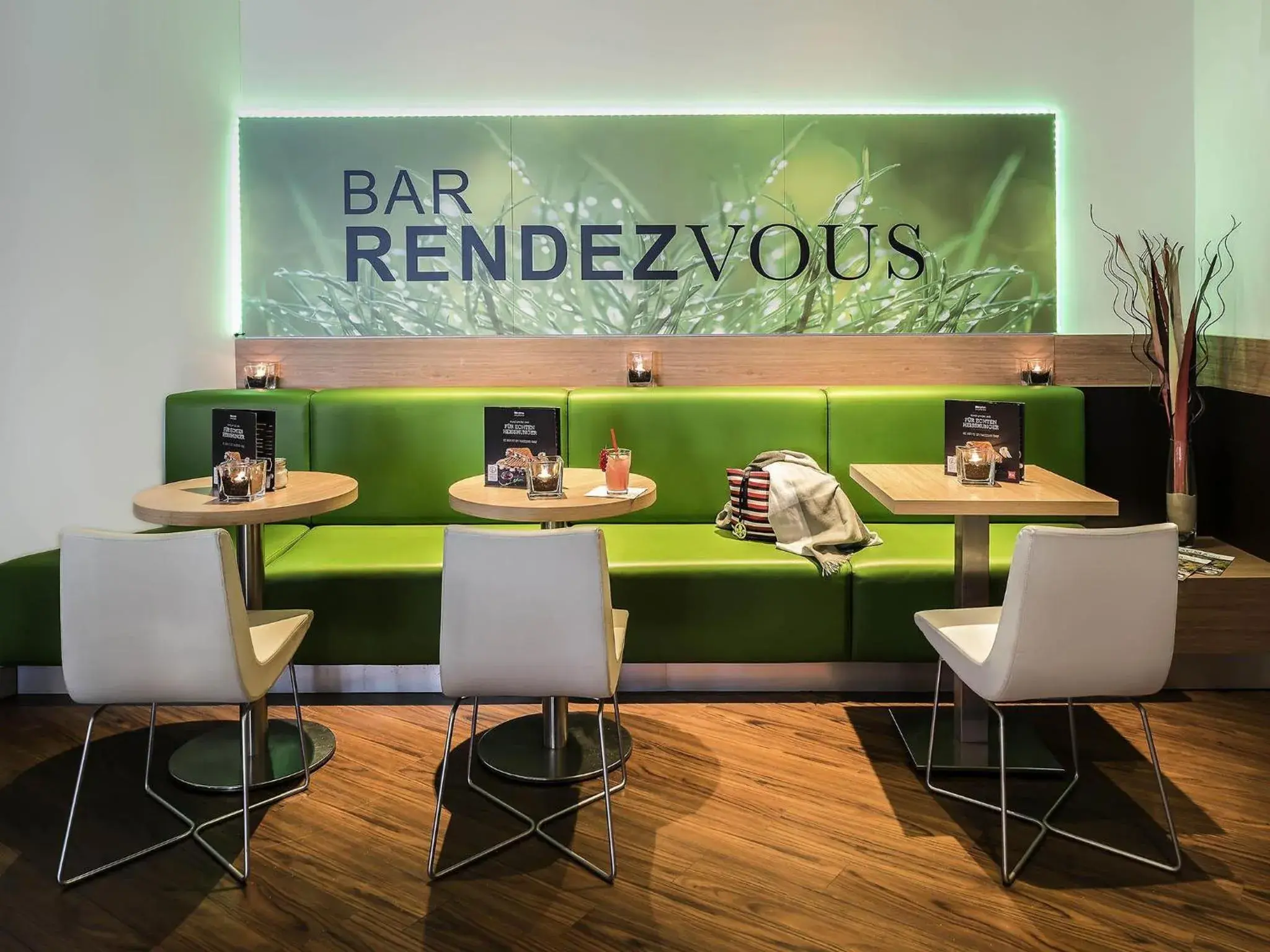 Lounge or bar in ibis Koblenz City Lounge or bar in ibis Koblenz City
