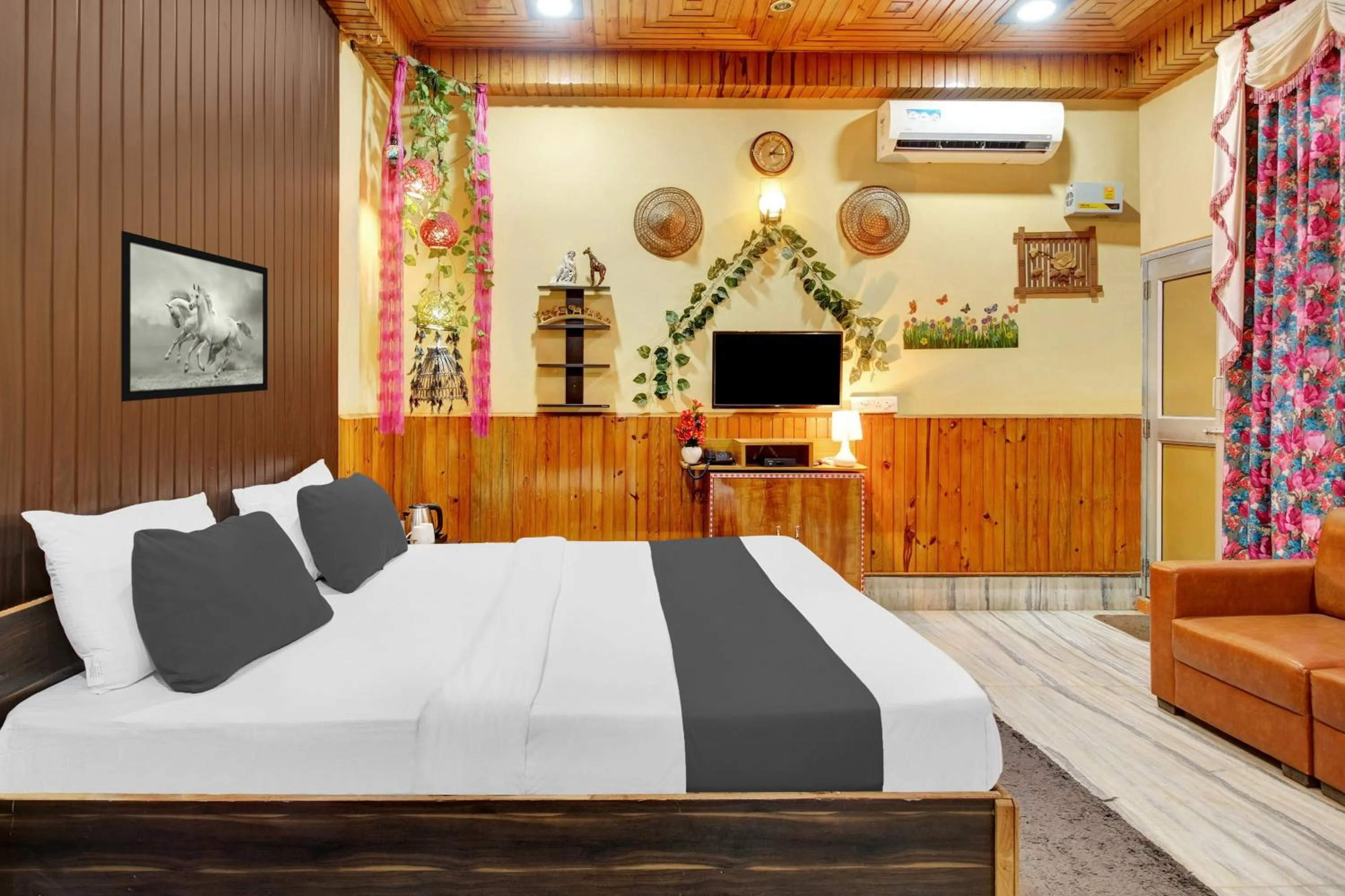 Bedroom, Bed in Super Hotel O Gorchuk Guwahati