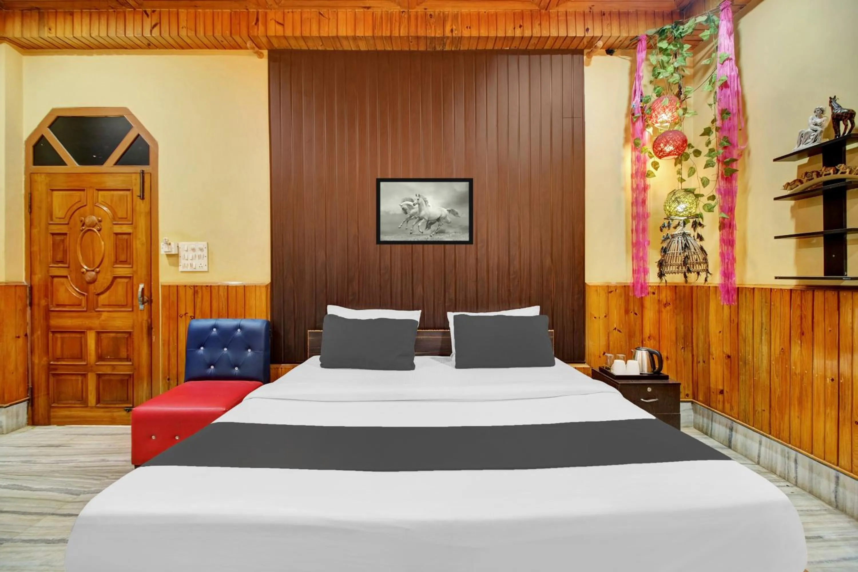 Bedroom, Bed in Super Hotel O Gorchuk Guwahati