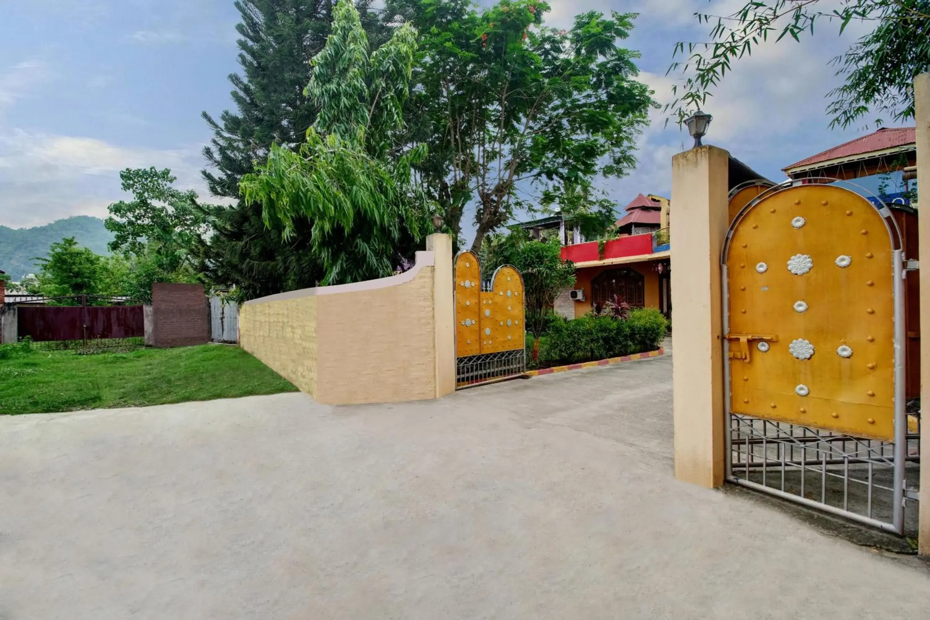 Facade/entrance in Super Hotel O Gorchuk Guwahati Facade/entrance in Super Hotel O Gorchuk Guwahati