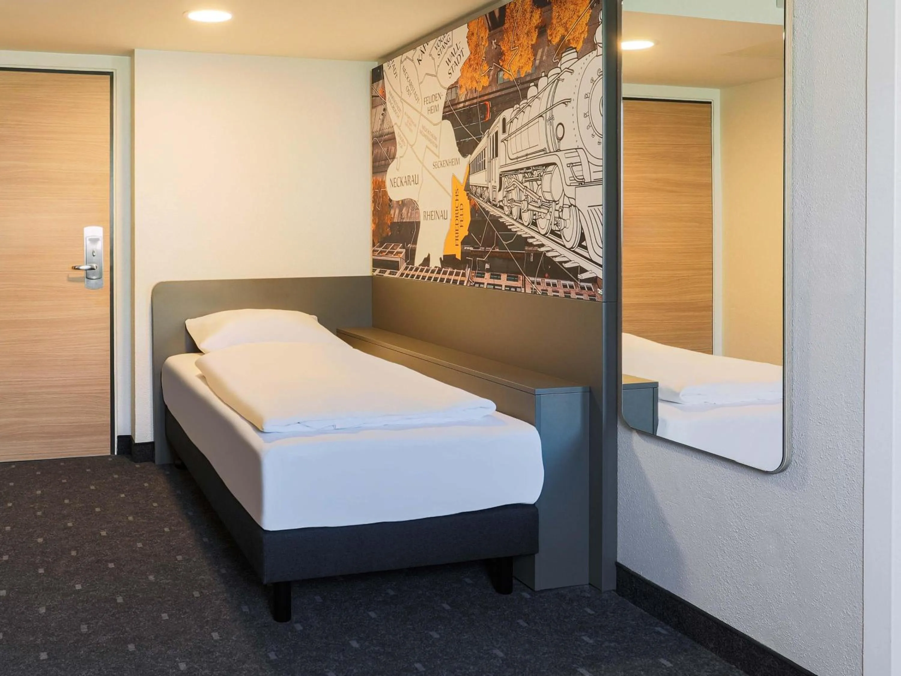 Photo of the whole room, Bed in B&B Hotel Mannheim-Friedrichsfeld