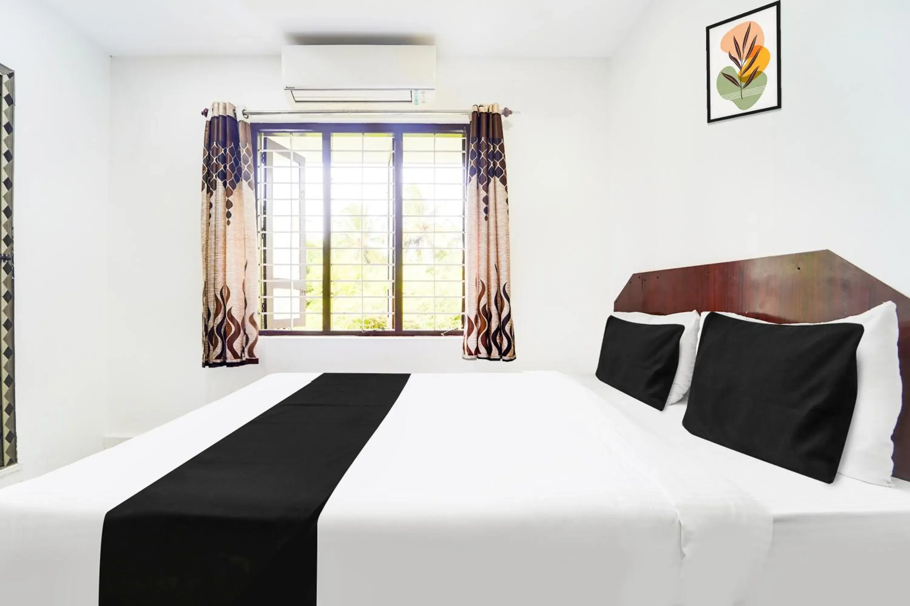 Bedroom, Bed in Super Hotel O Kanyakumari Near Sunrise View formerly Jaisas Paradise Bedroom, Bed in Super Hotel O Kanyakumari Near Sunrise View formerly Jaisas Paradise