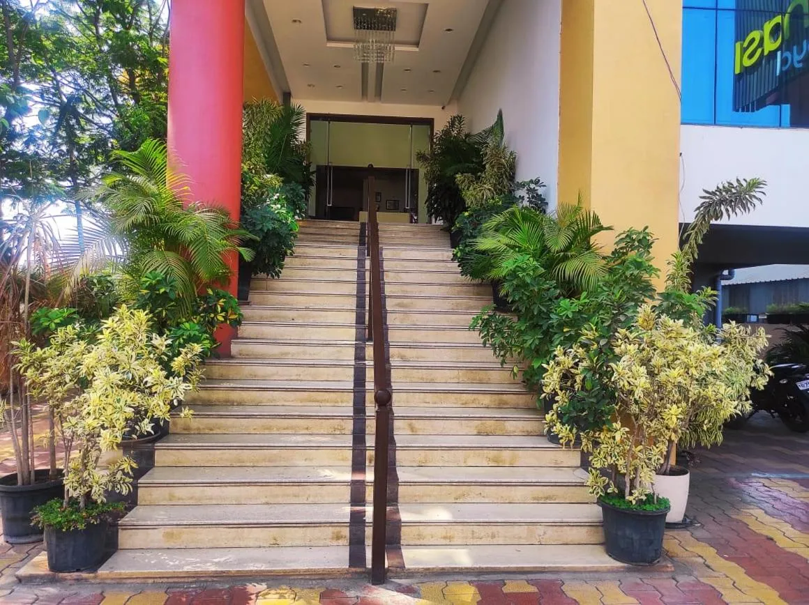 Facade/entrance in Hotel Manasi Royal